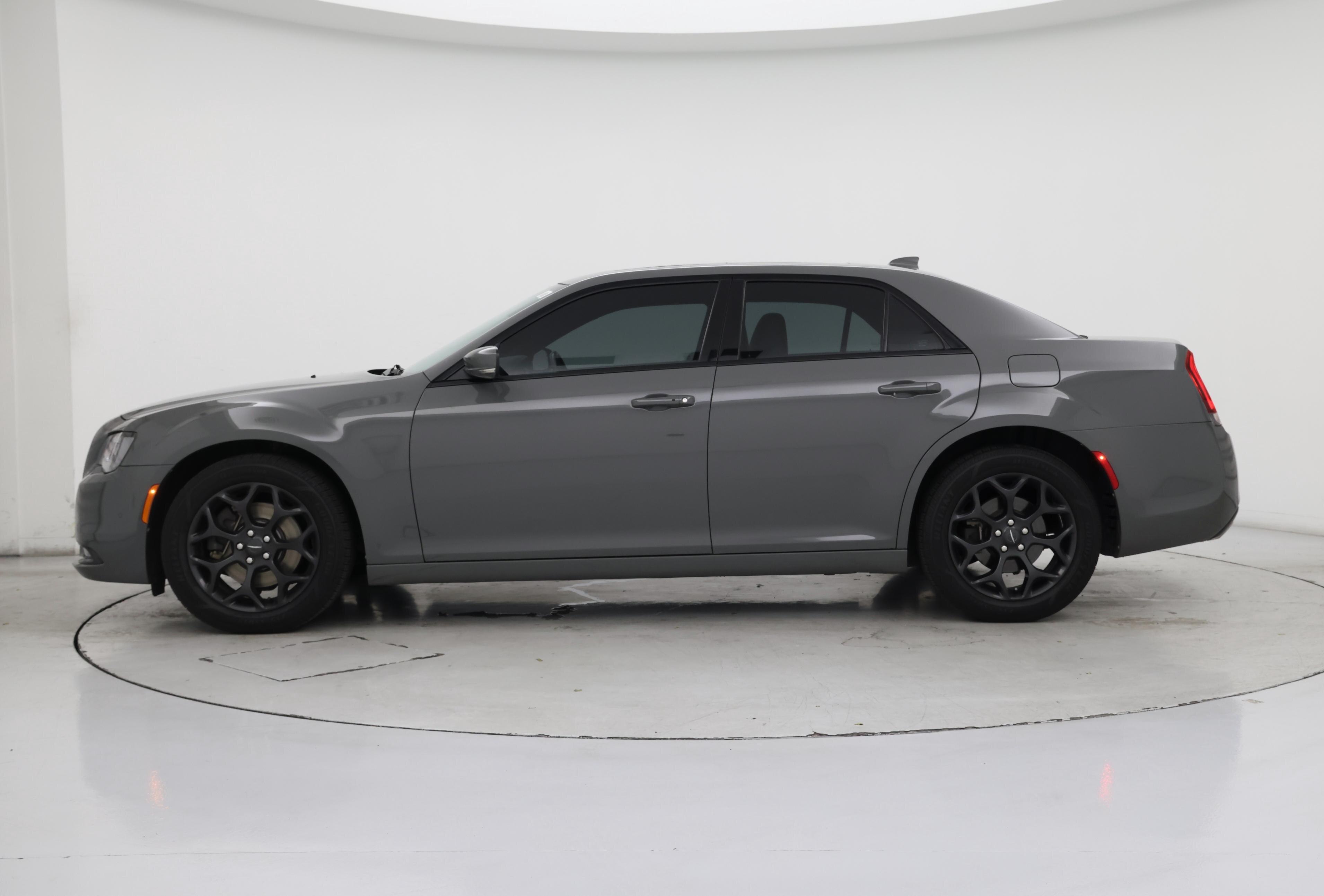 Thumbnail: 2019 Chrysler 300 - 3