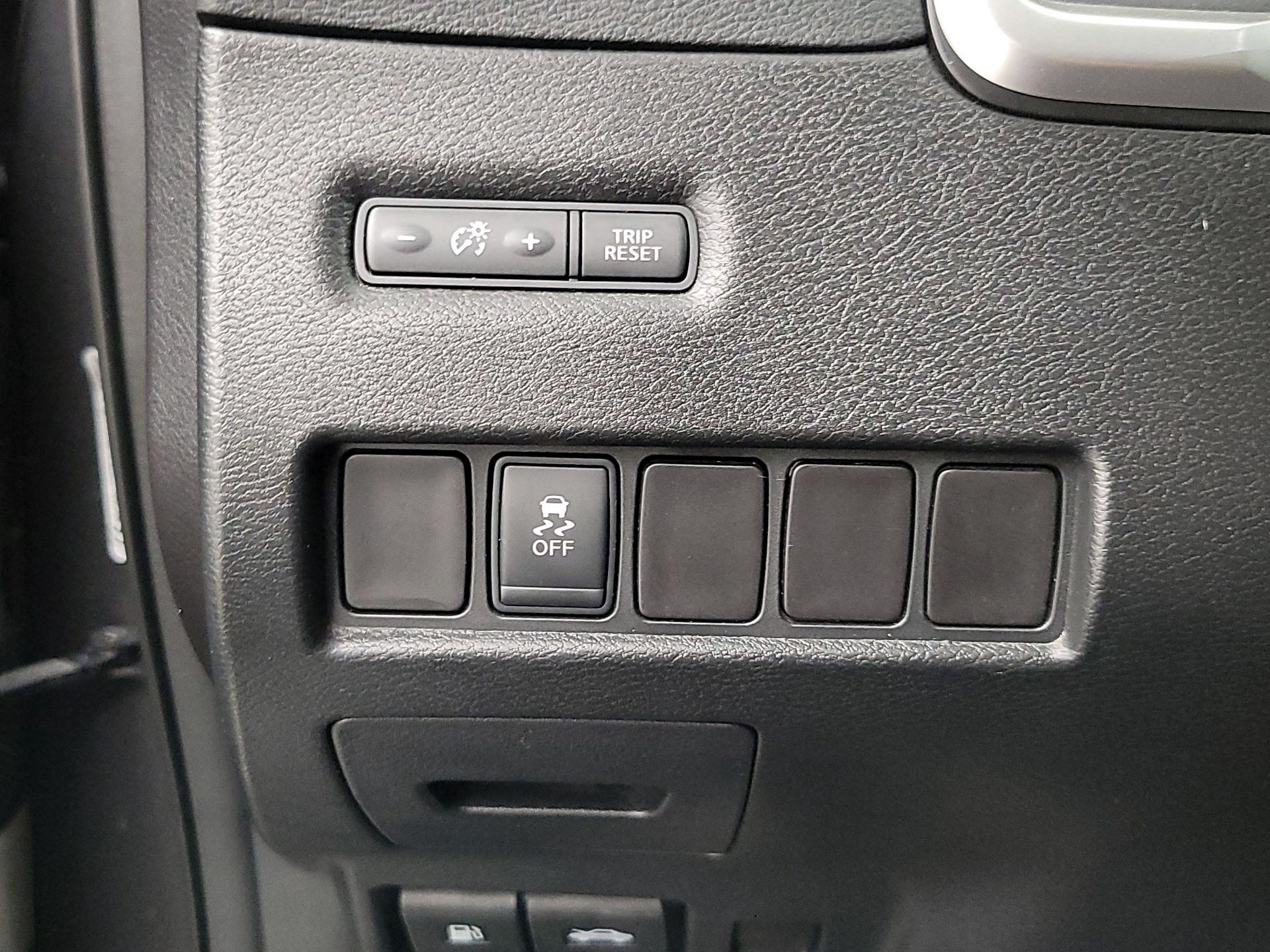 Thumbnail: 2016 Nissan Murano - 13