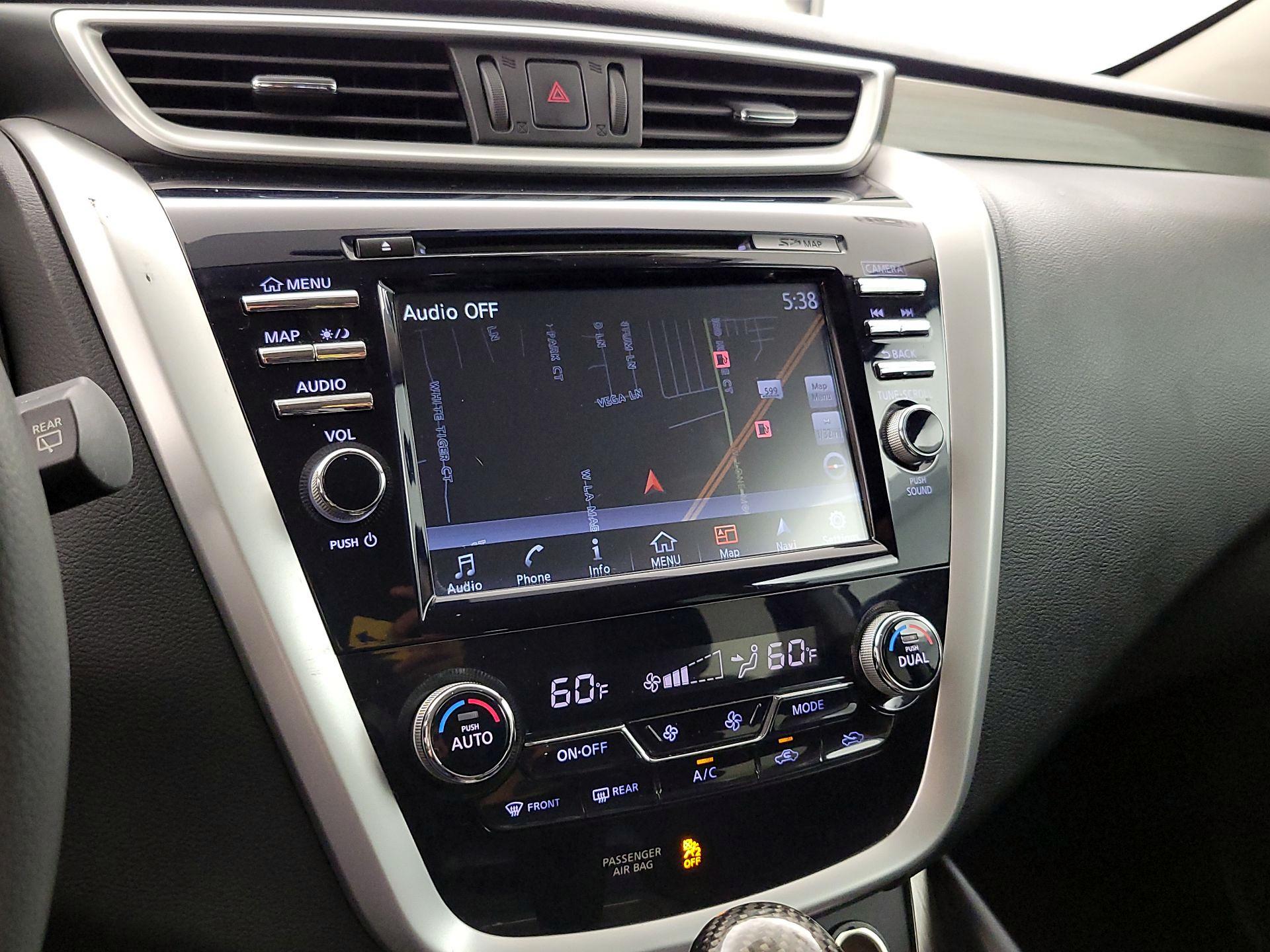 Thumbnail: 2016 Nissan Murano - 16