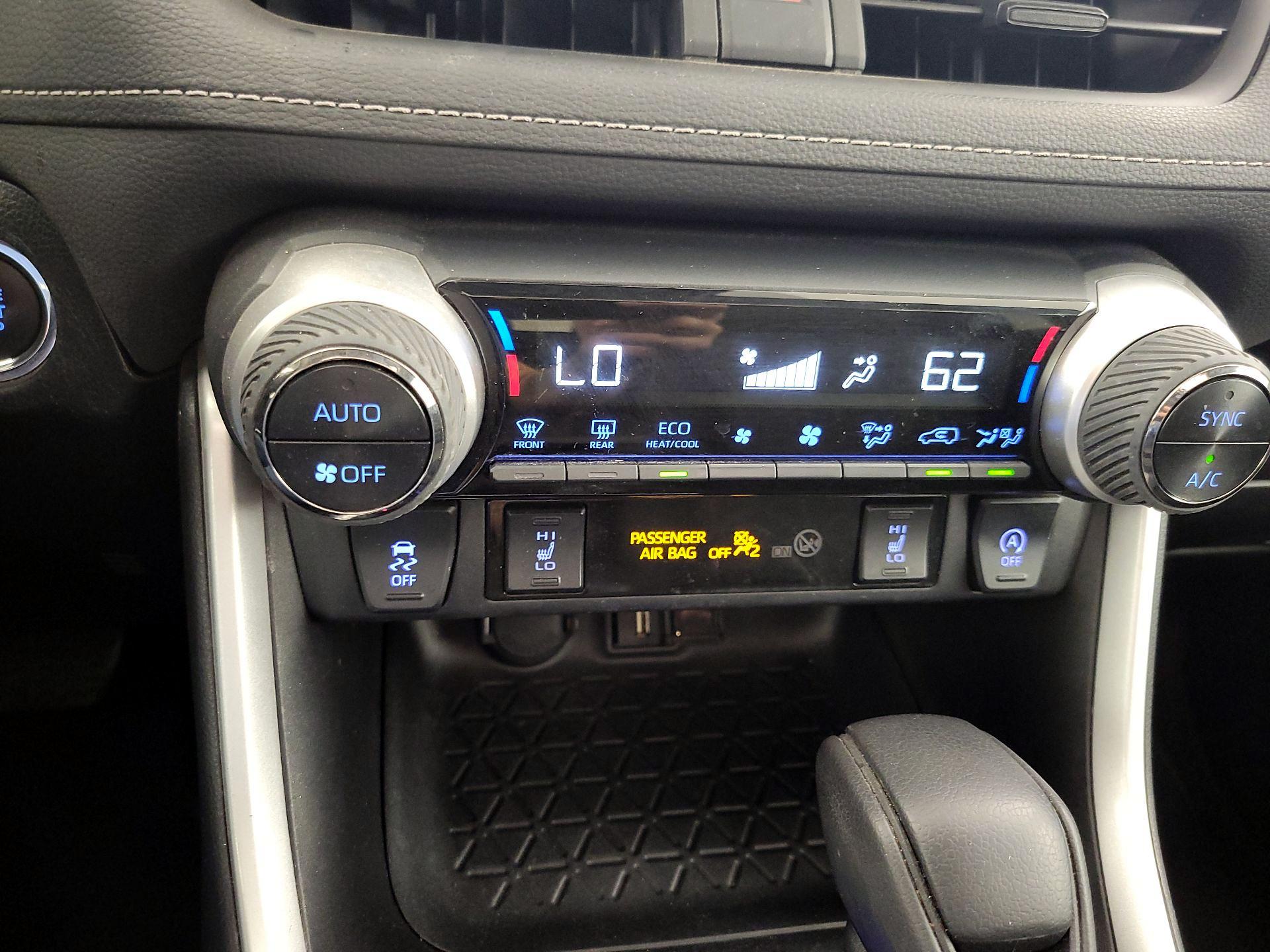 Thumbnail: 2022 Toyota RAV4 - 16