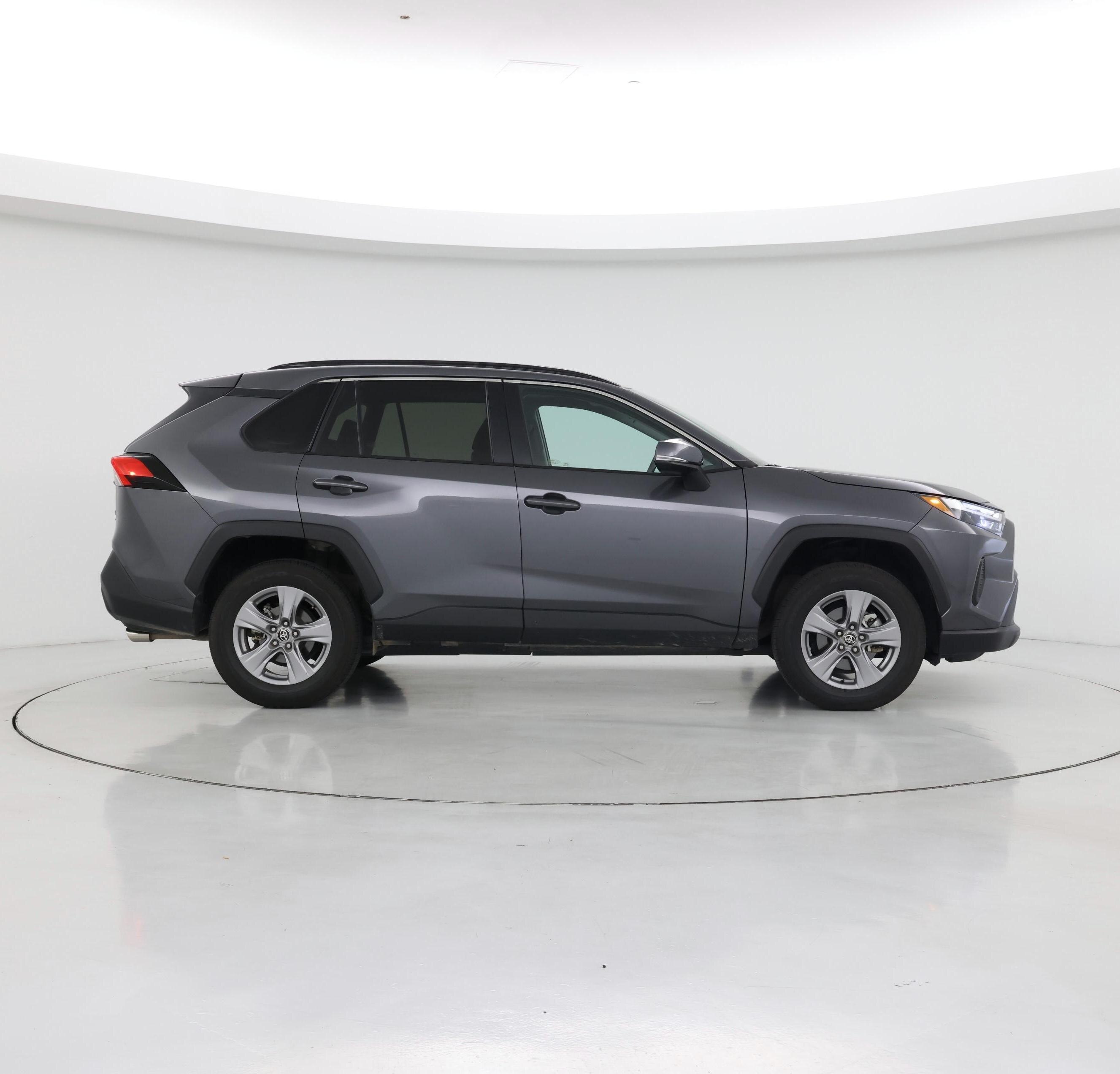 Thumbnail: 2022 Toyota RAV4 - 7