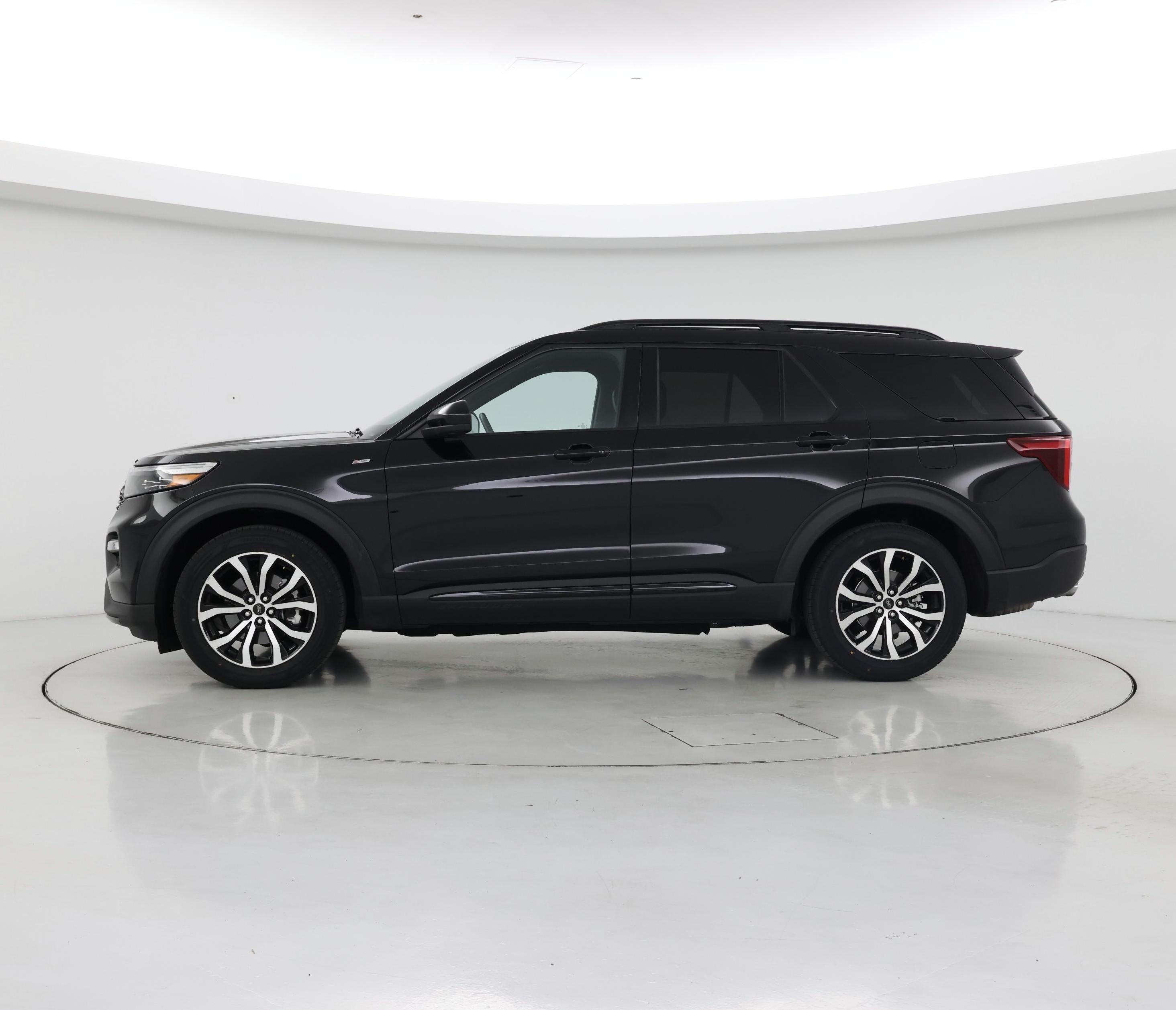Thumbnail: 2022 Ford Explorer - 3