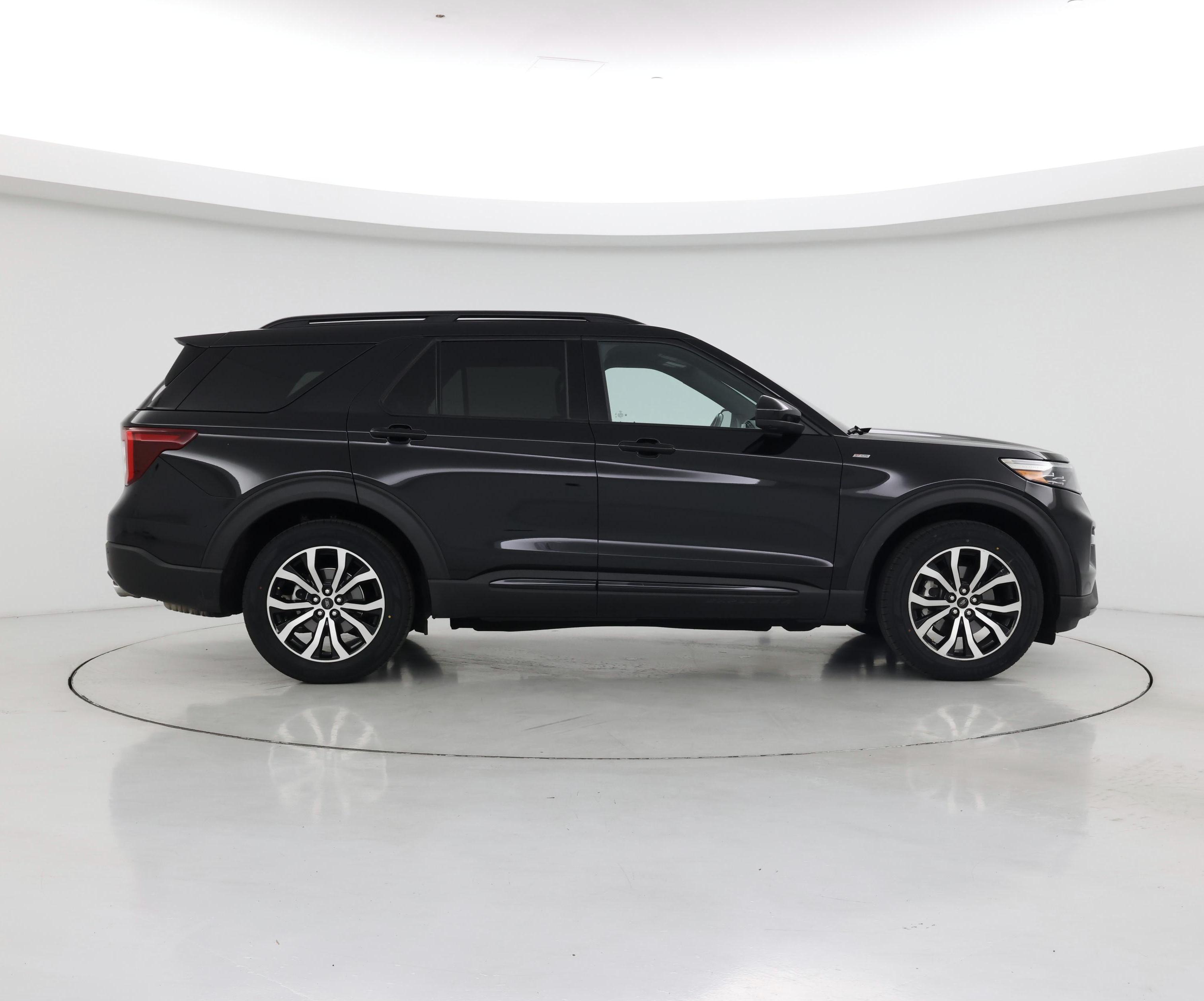 Thumbnail: 2022 Ford Explorer - 7