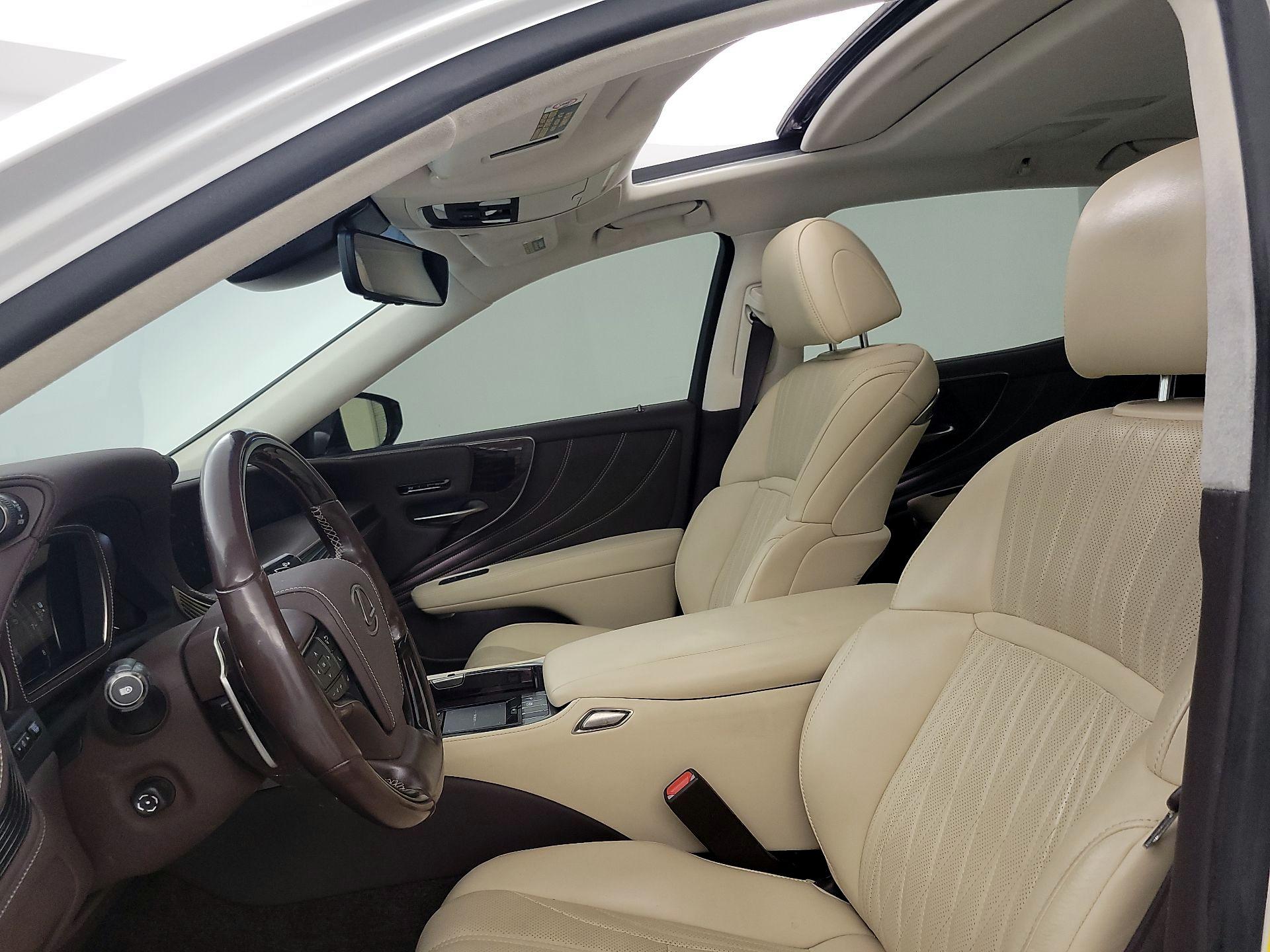 Thumbnail: 2019 Lexus LS - 11