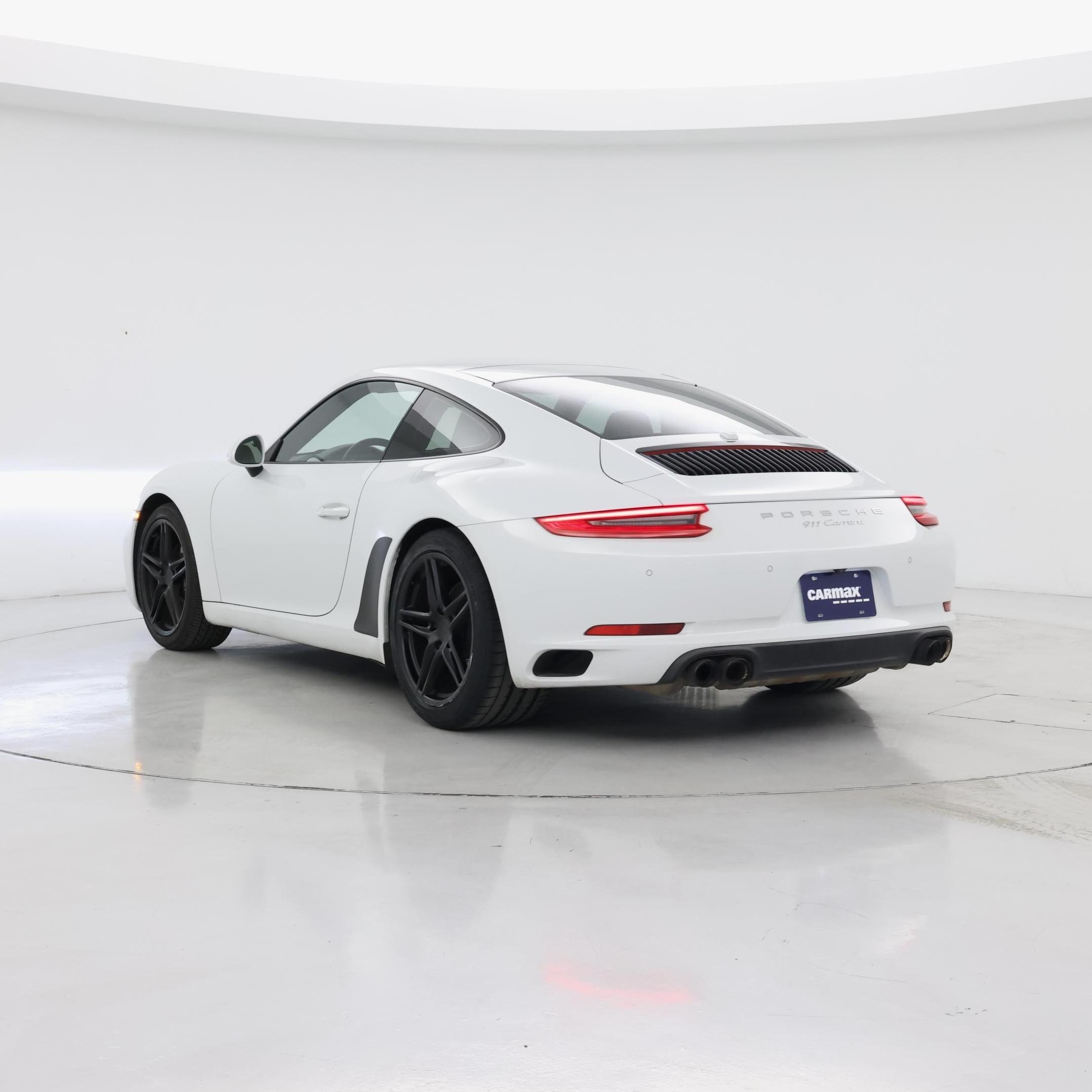 Thumbnail: 2017 Porsche 911 - 2