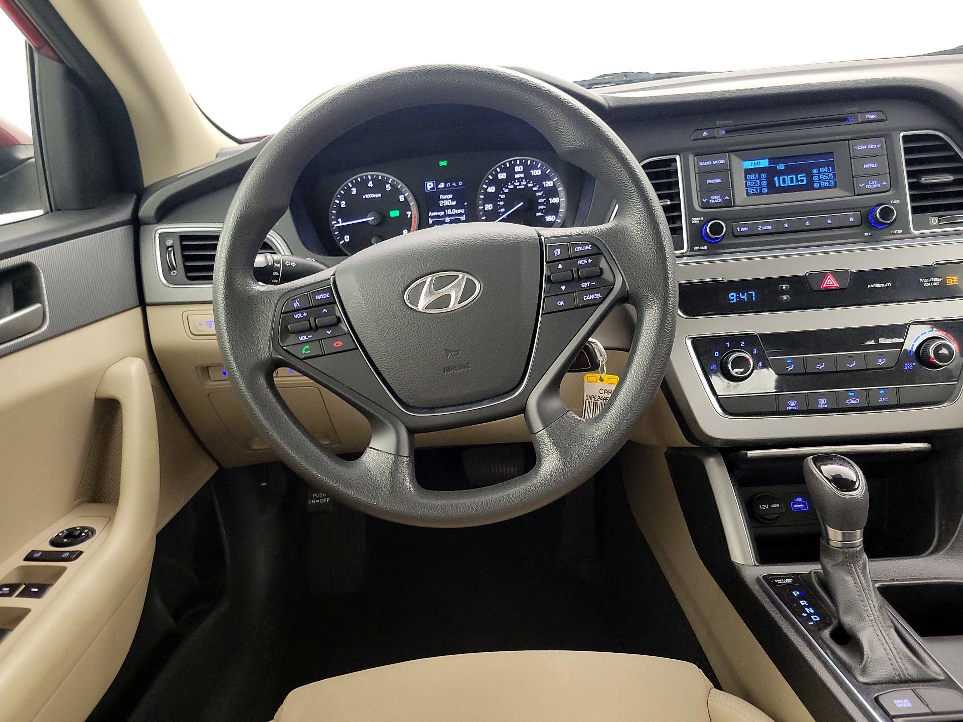 Thumbnail: 2015 Hyundai Sonata - 10