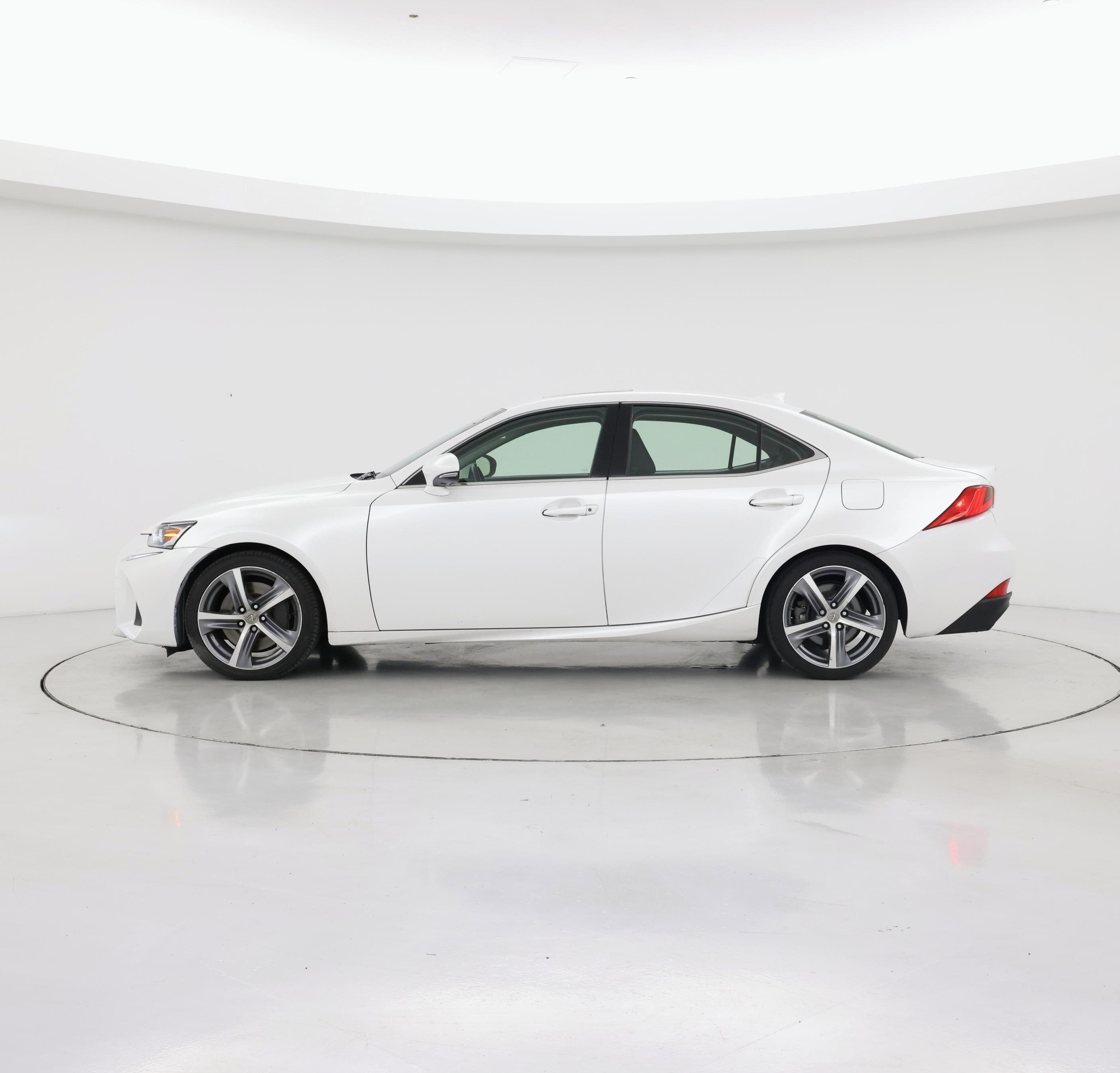 Thumbnail: 2017 Lexus IS - 3