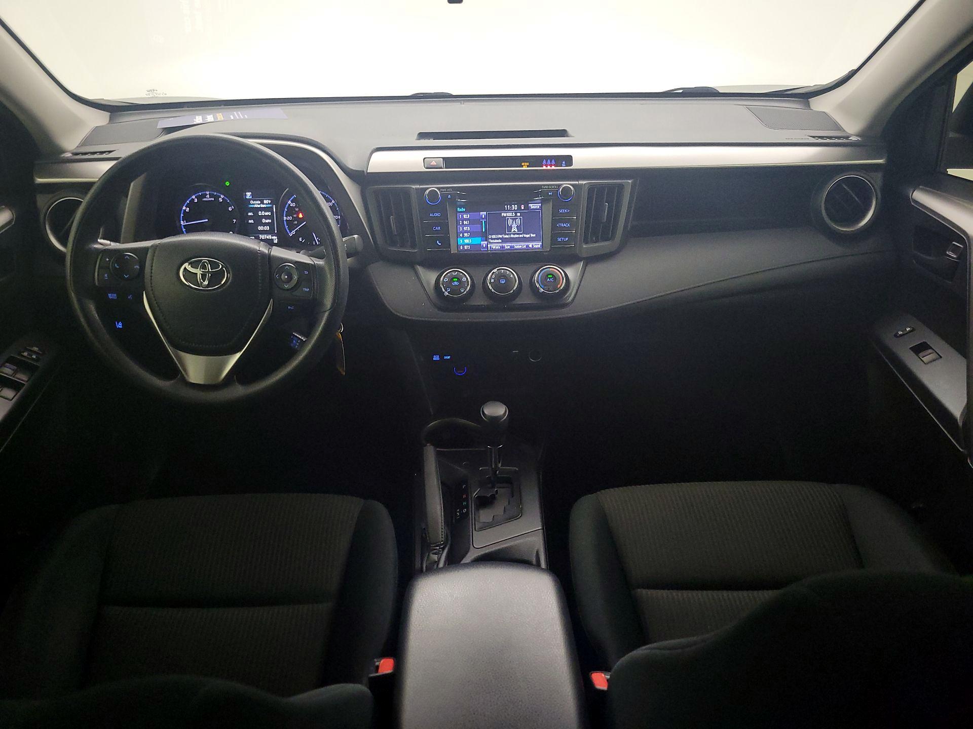Thumbnail: 2018 Toyota RAV4 - 9