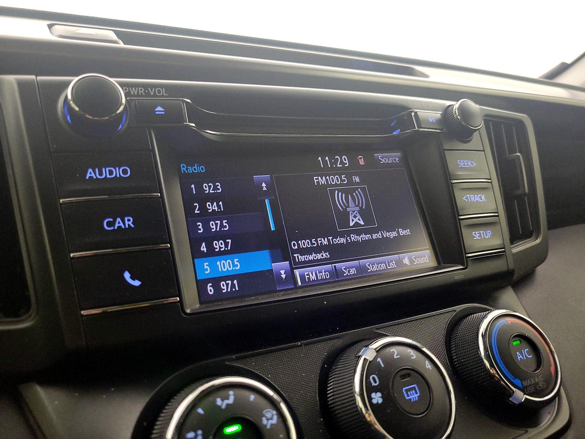 Thumbnail: 2018 Toyota RAV4 - 15