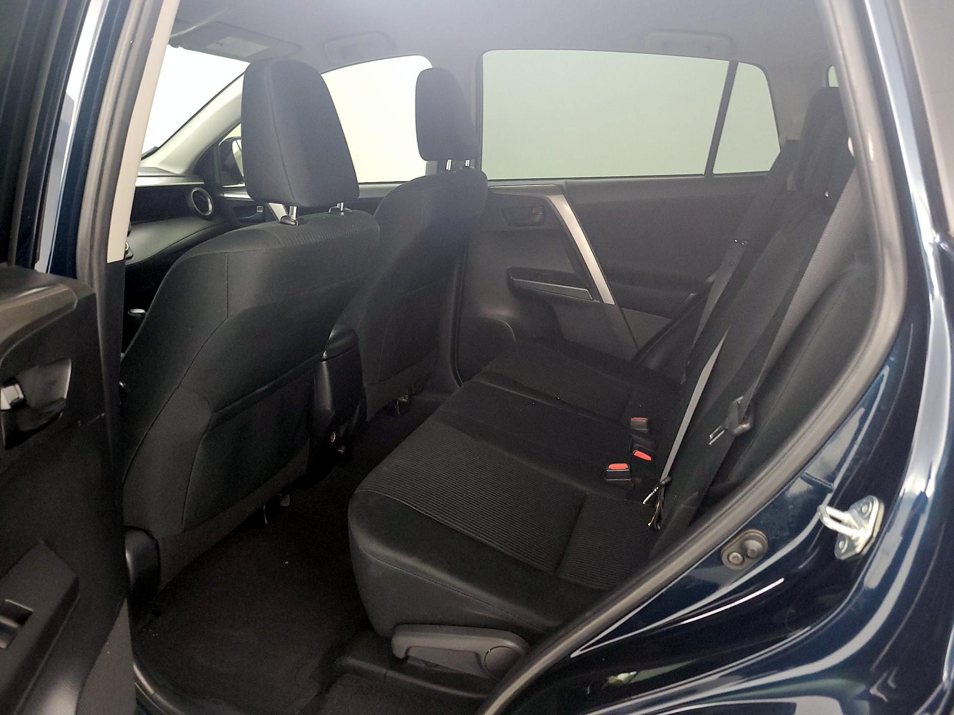Thumbnail: 2018 Toyota RAV4 - 19