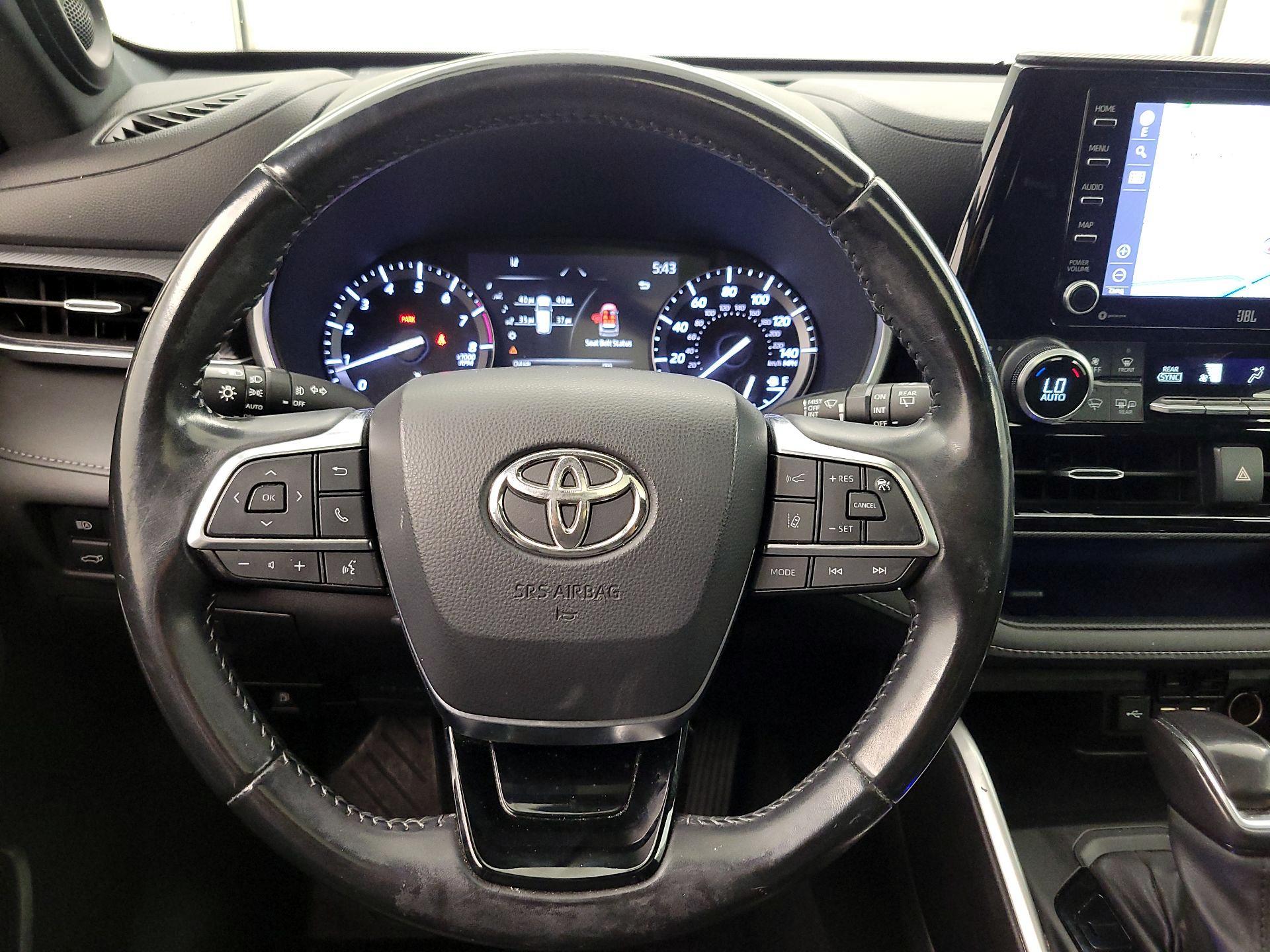 Thumbnail: 2021 Toyota Highlander - 10