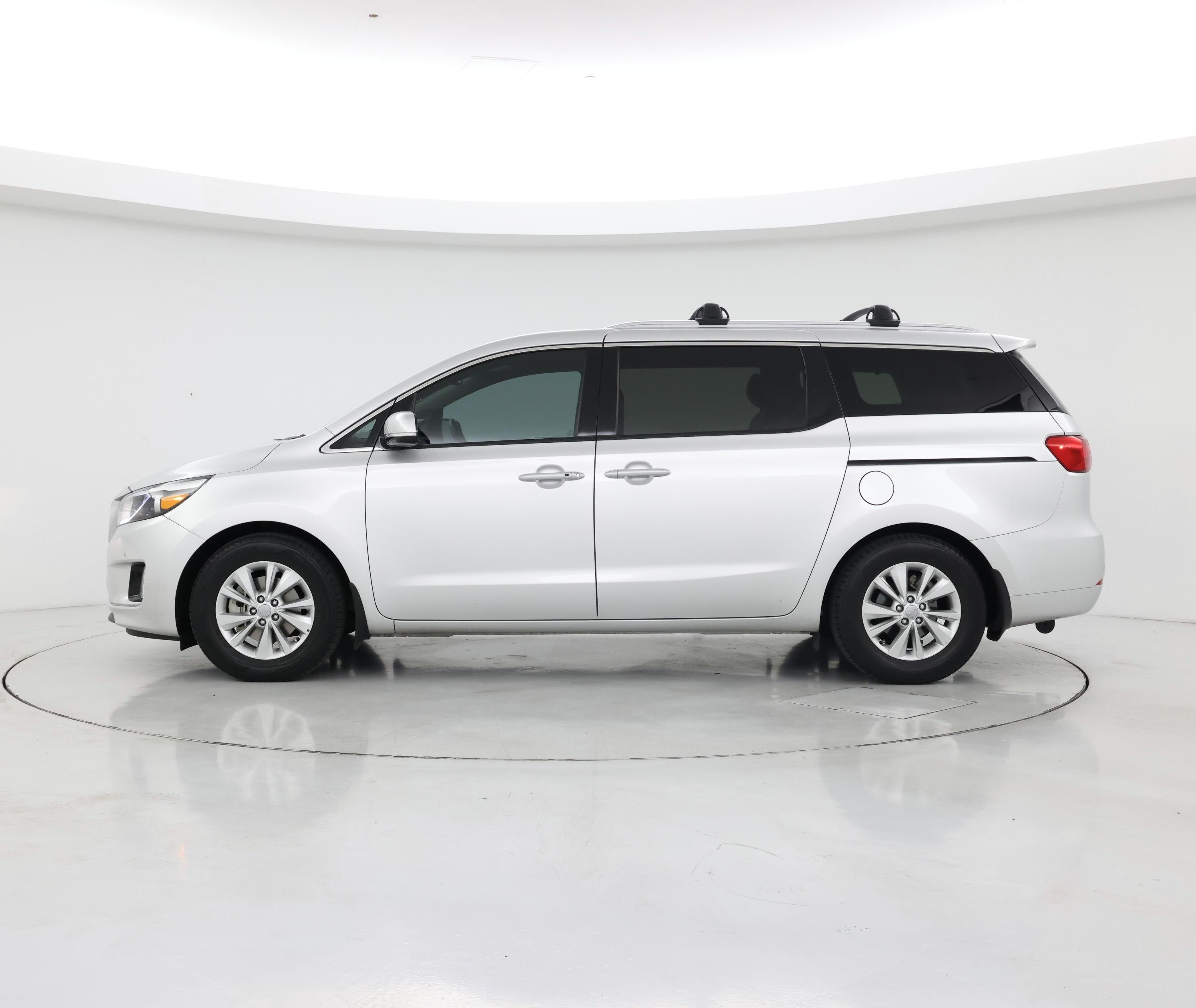 Thumbnail: 2017 Kia Sedona - 3