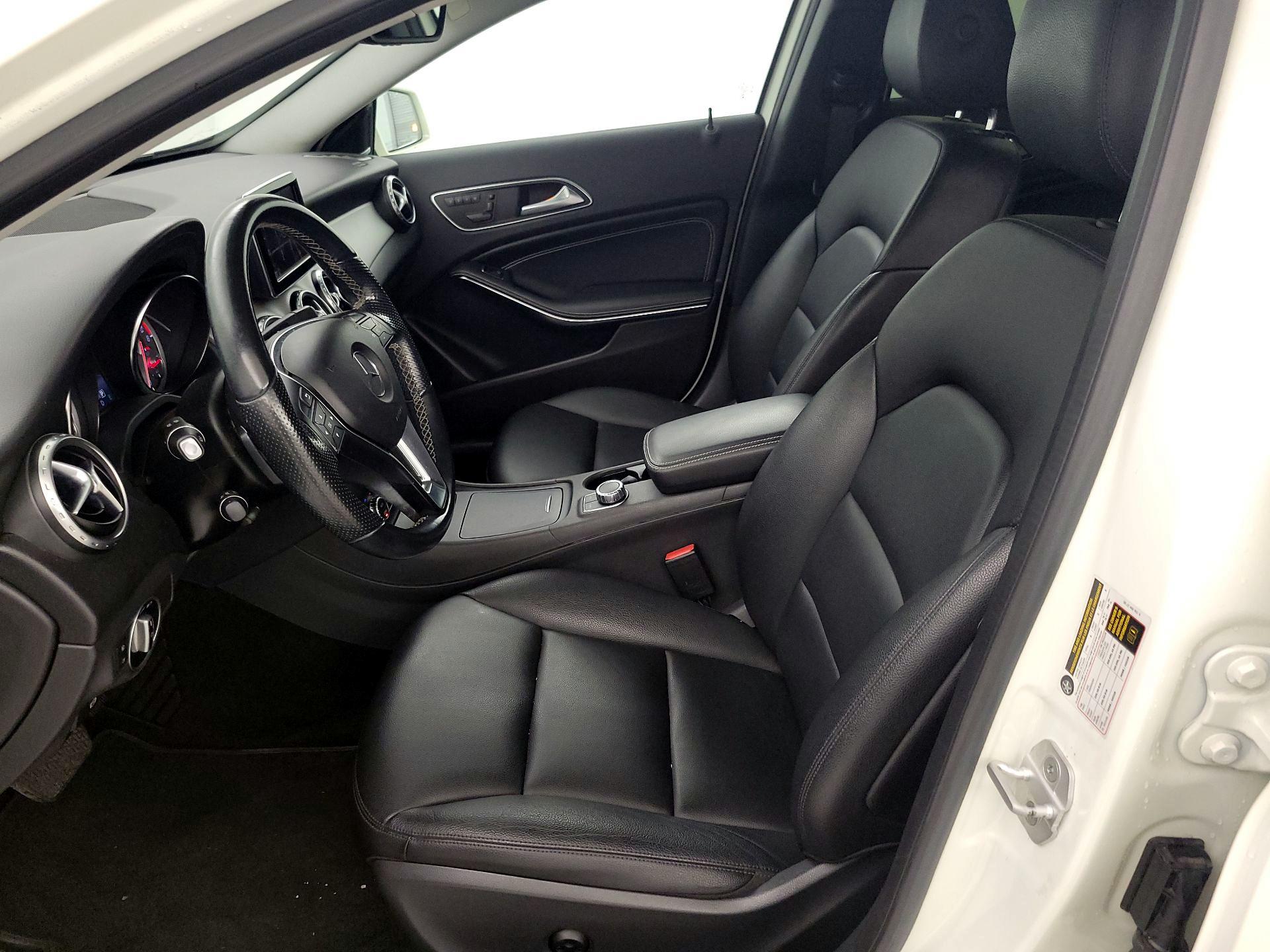Thumbnail: 2015 Mercedes-Benz GLA - 11