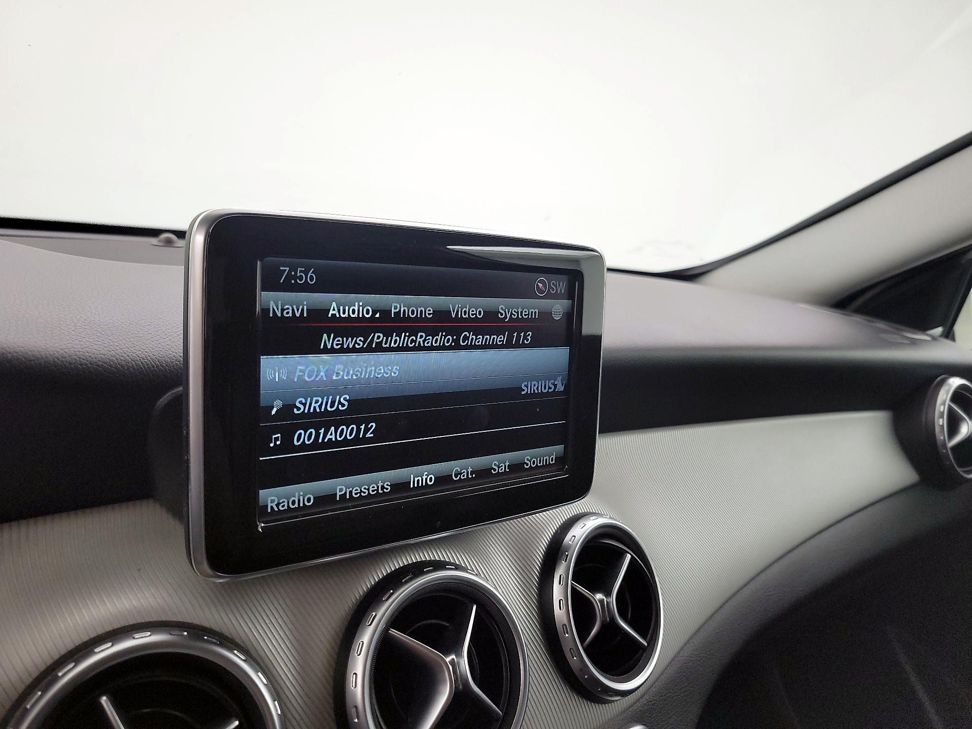 Thumbnail: 2015 Mercedes-Benz GLA - 16