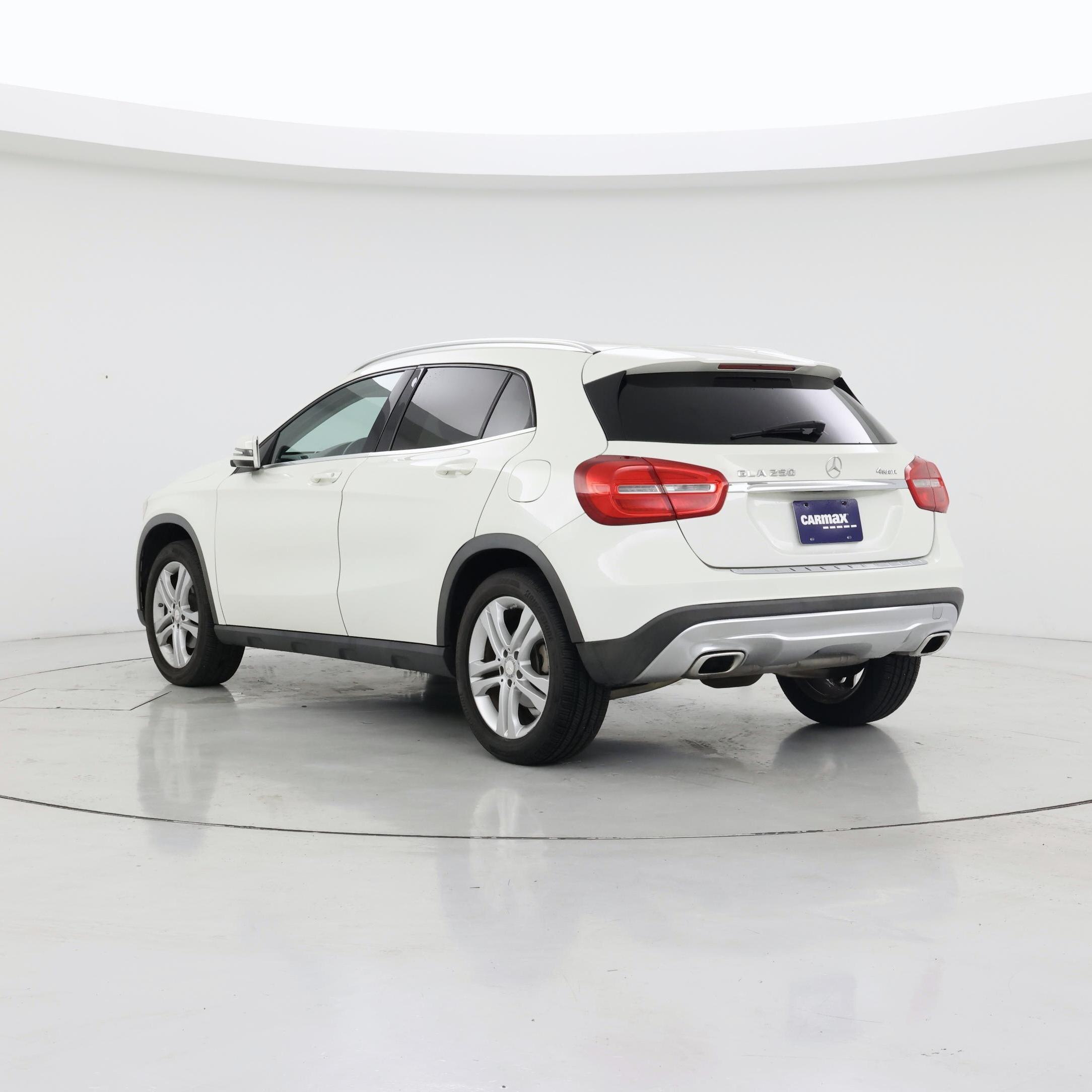 Thumbnail: 2015 Mercedes-Benz GLA - 2