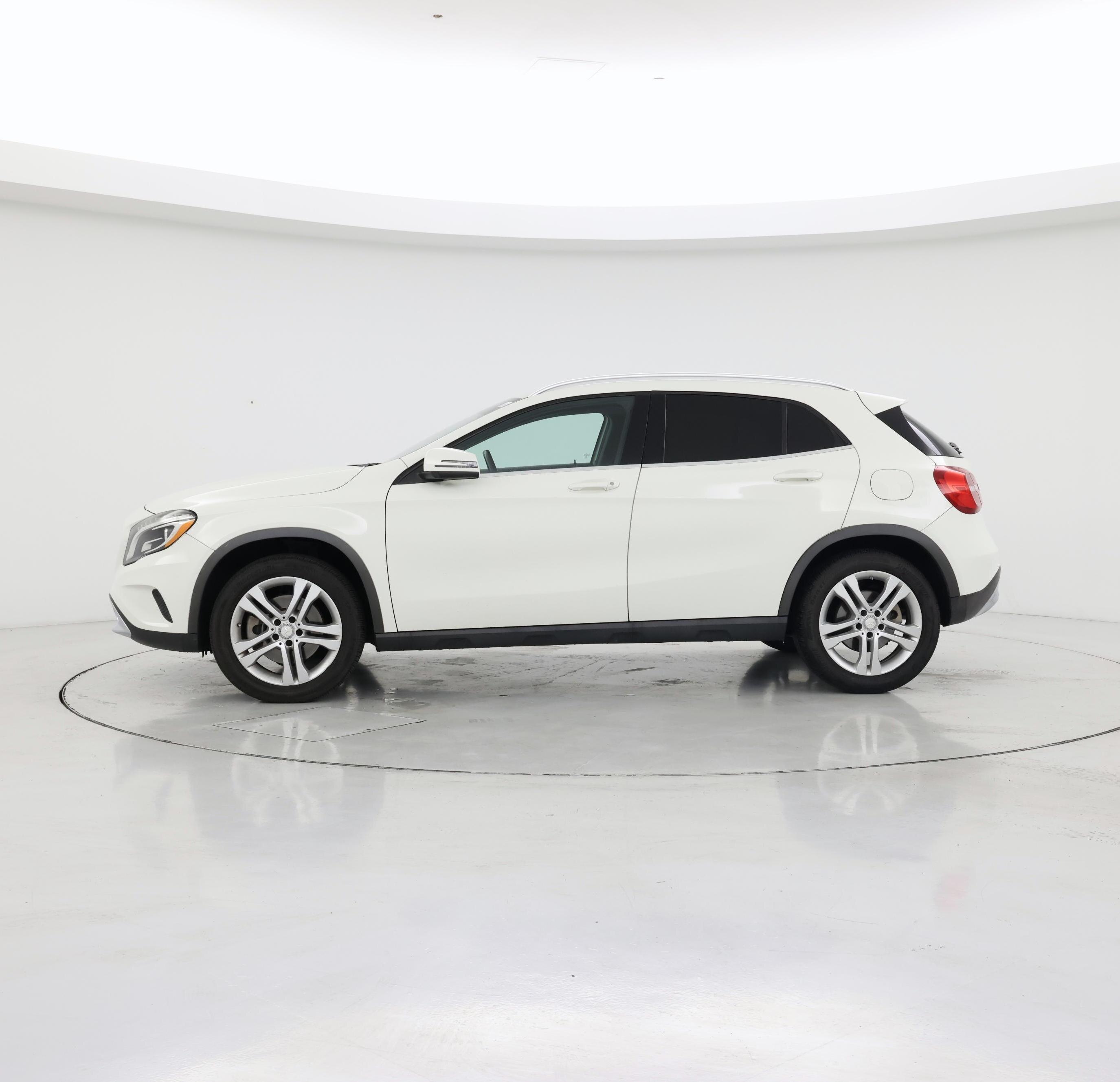 Thumbnail: 2015 Mercedes-Benz GLA - 3