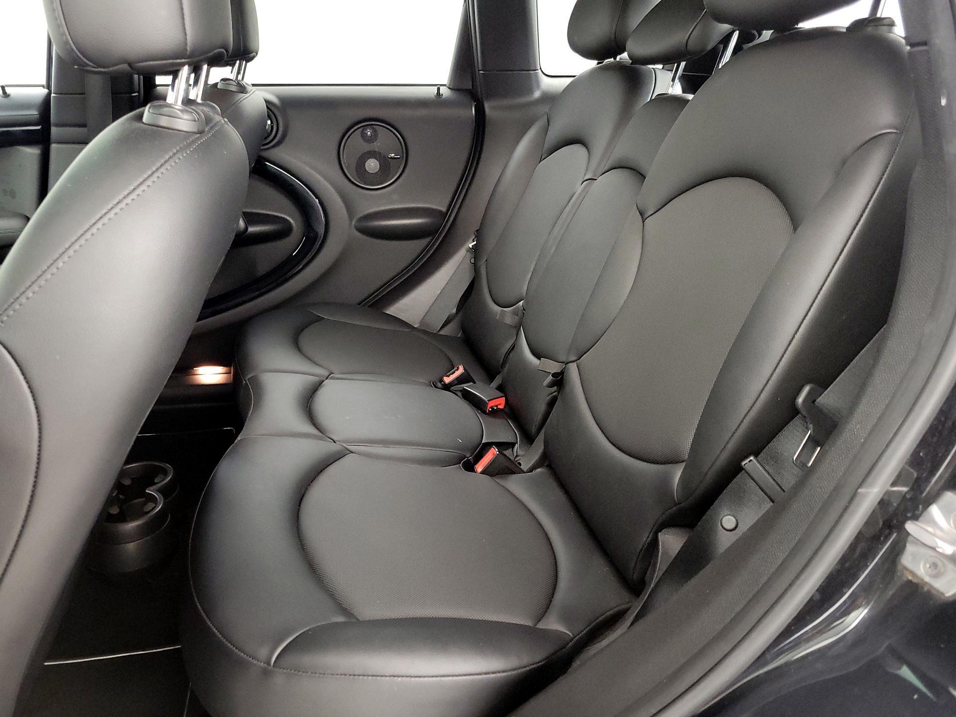 Thumbnail: 2016 MINI Cooper Countryman - 18