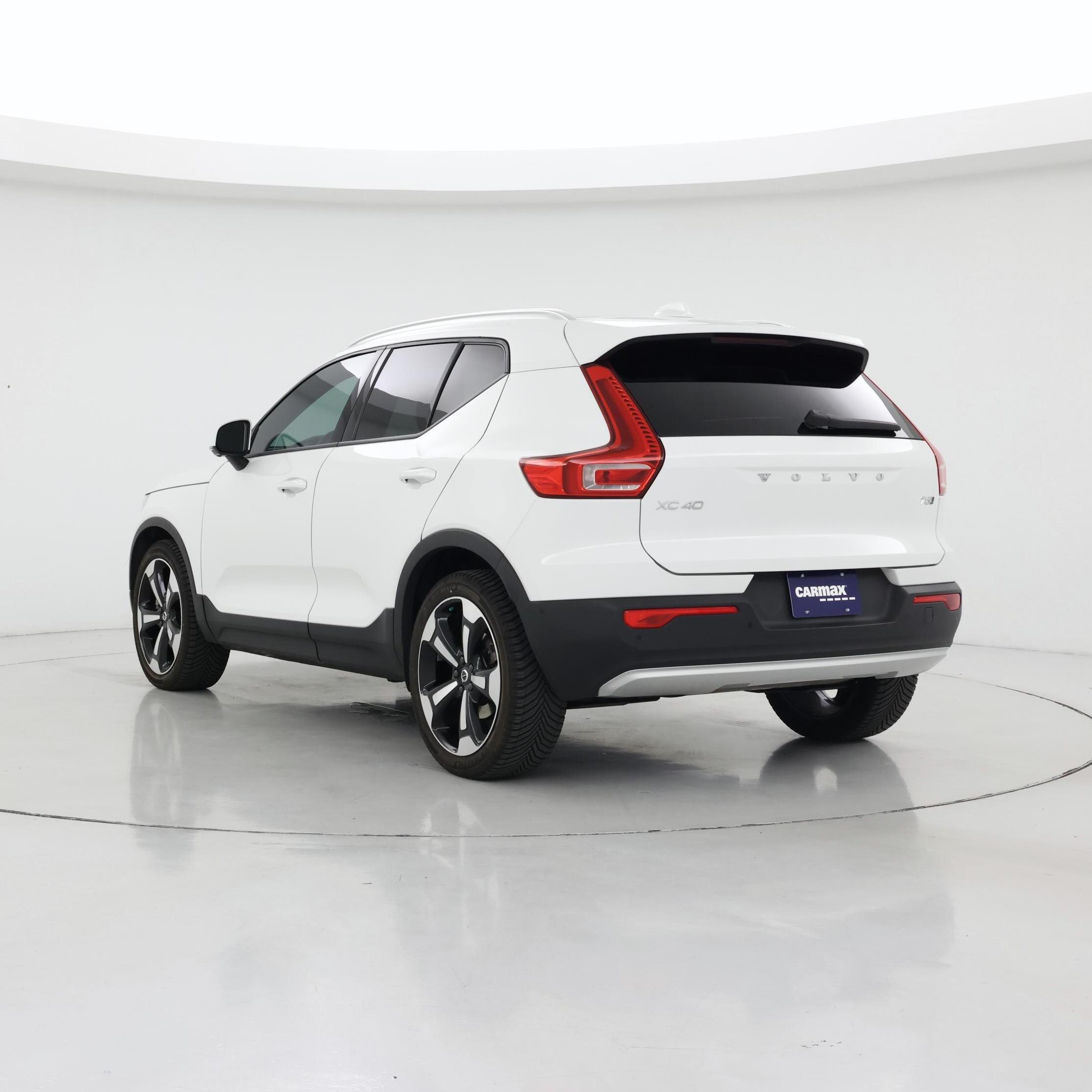 Thumbnail: 2019 Volvo XC40 - 2