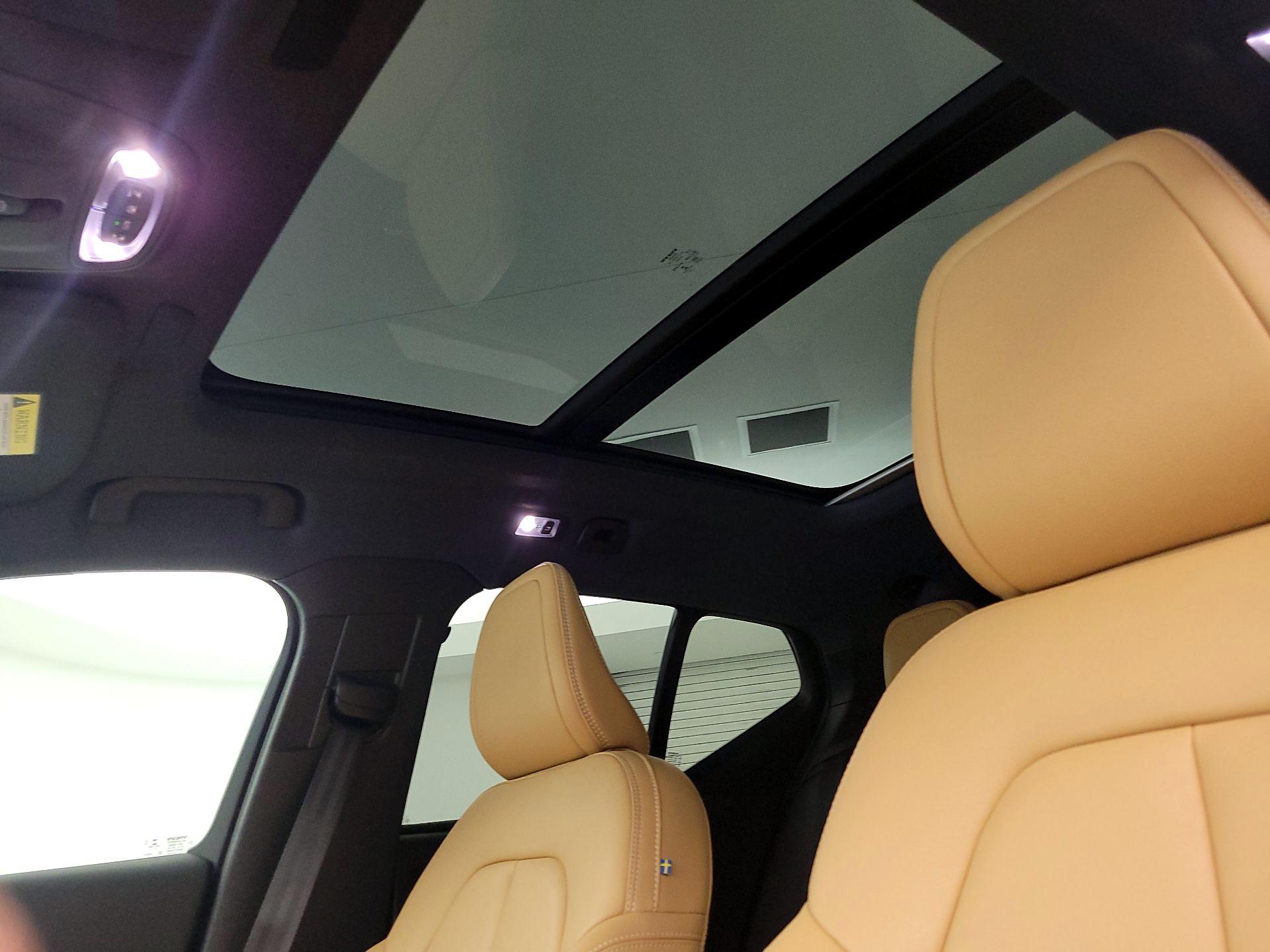 Thumbnail: 2019 Volvo XC40 - 20