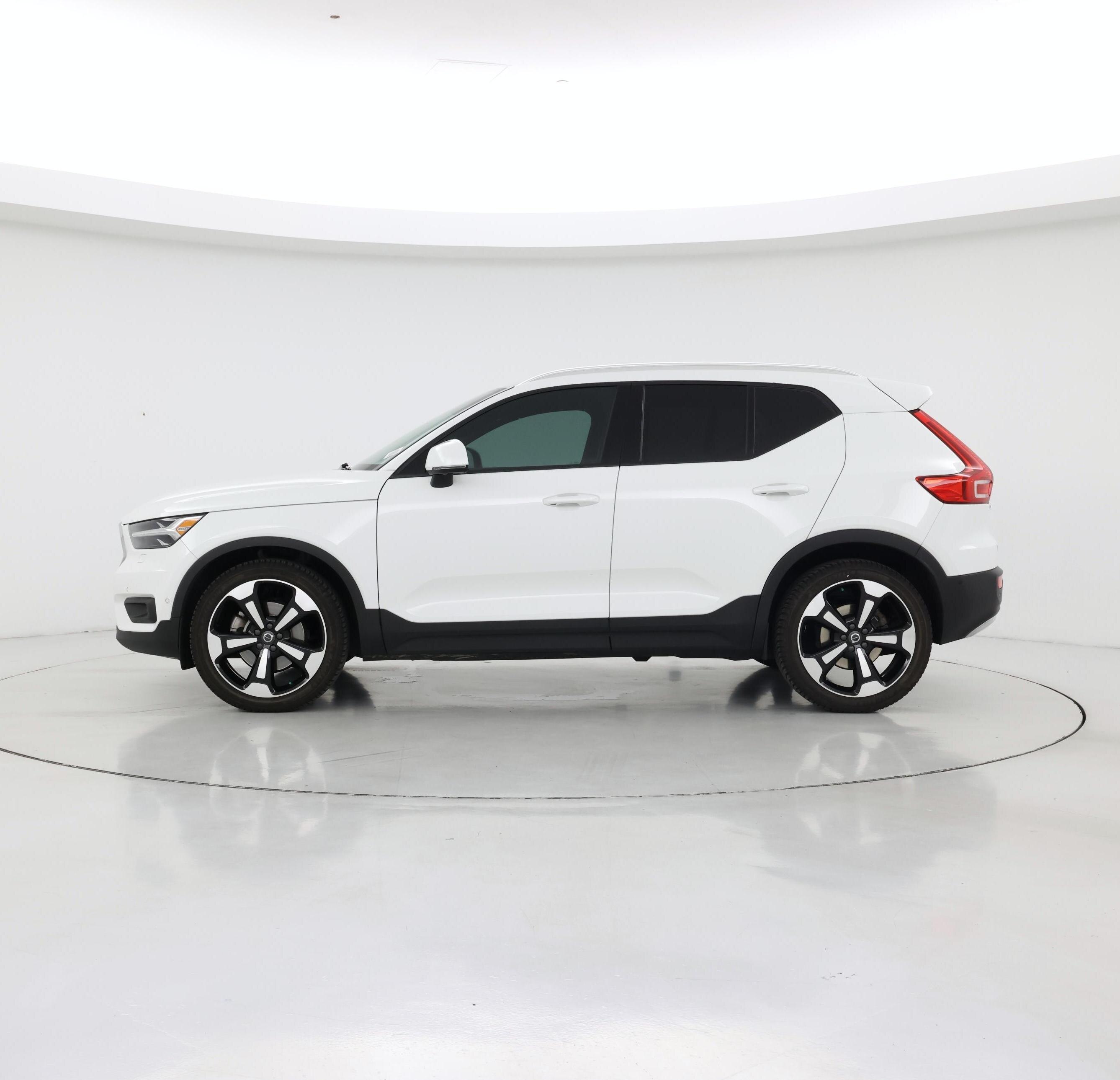 Thumbnail: 2019 Volvo XC40 - 3