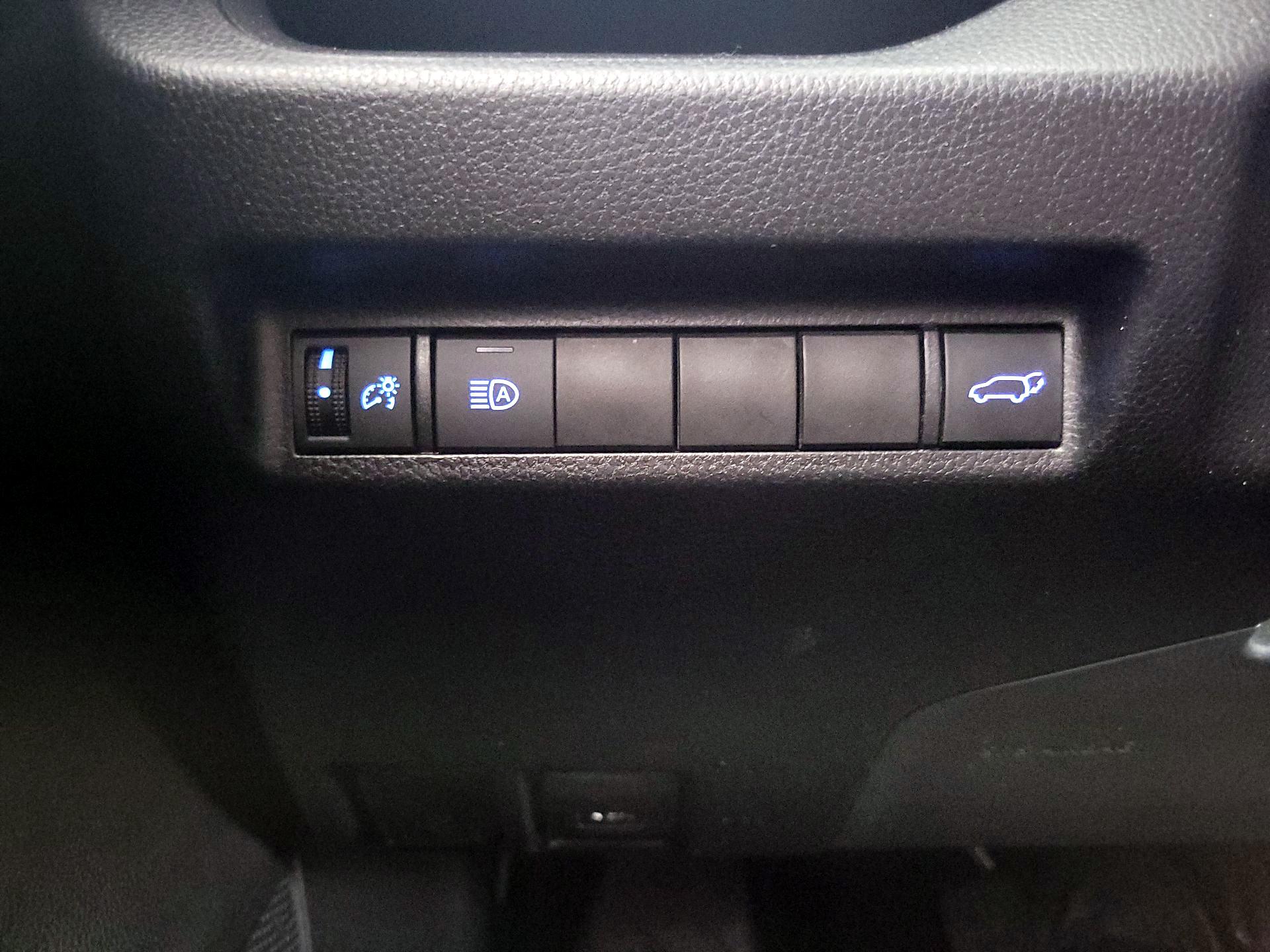Thumbnail: 2019 Toyota RAV4 - 13