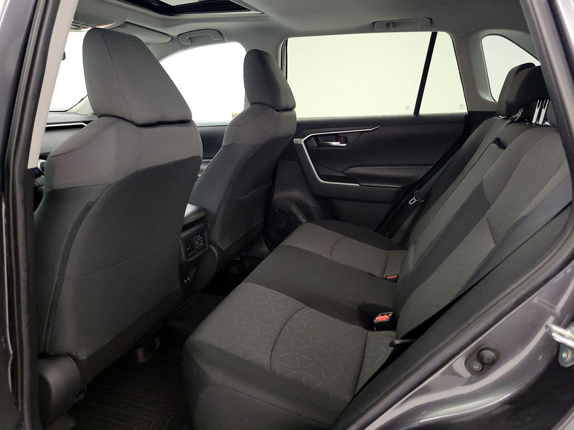 Thumbnail: 2019 Toyota RAV4 - 20