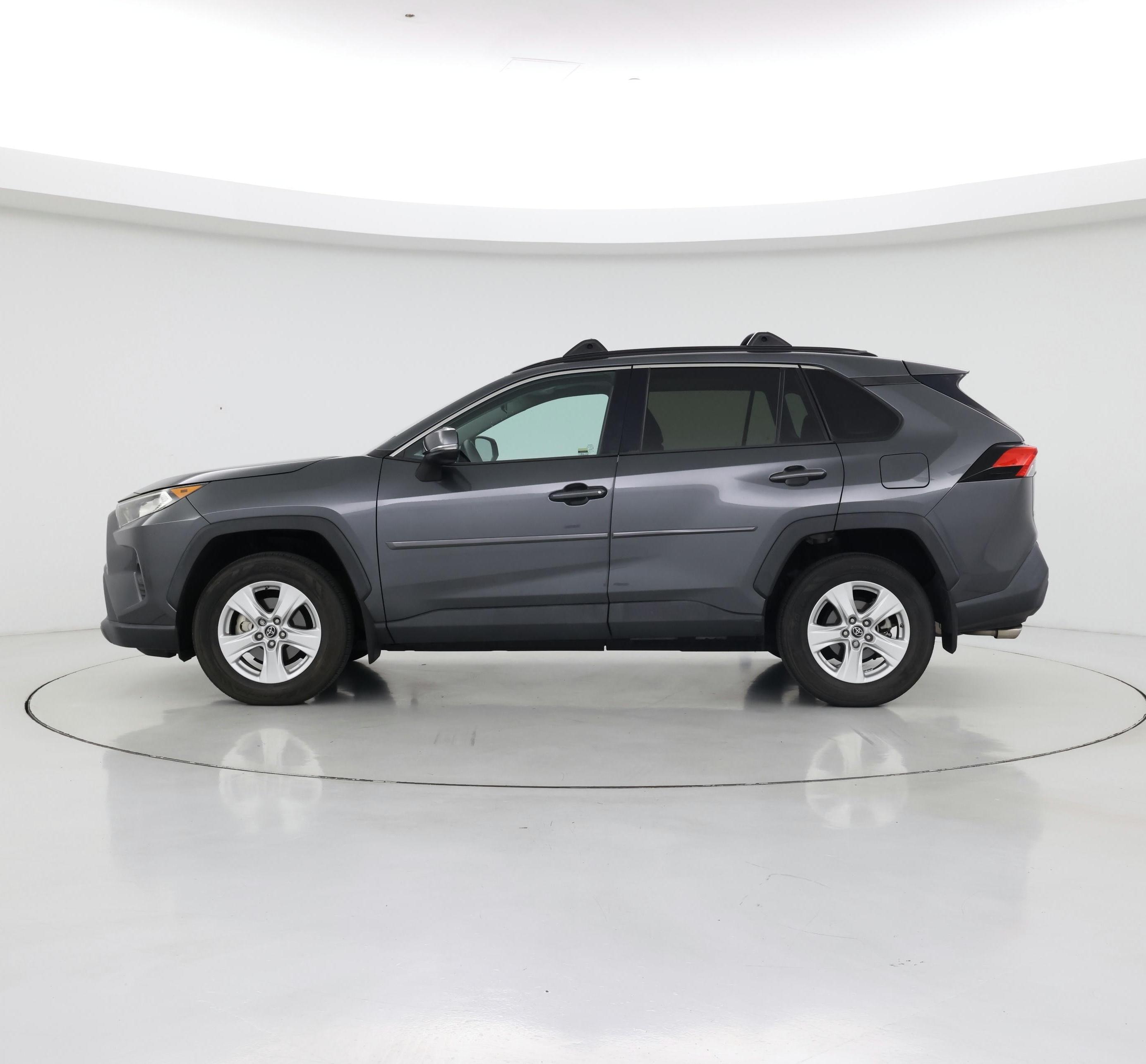 Thumbnail: 2019 Toyota RAV4 - 3