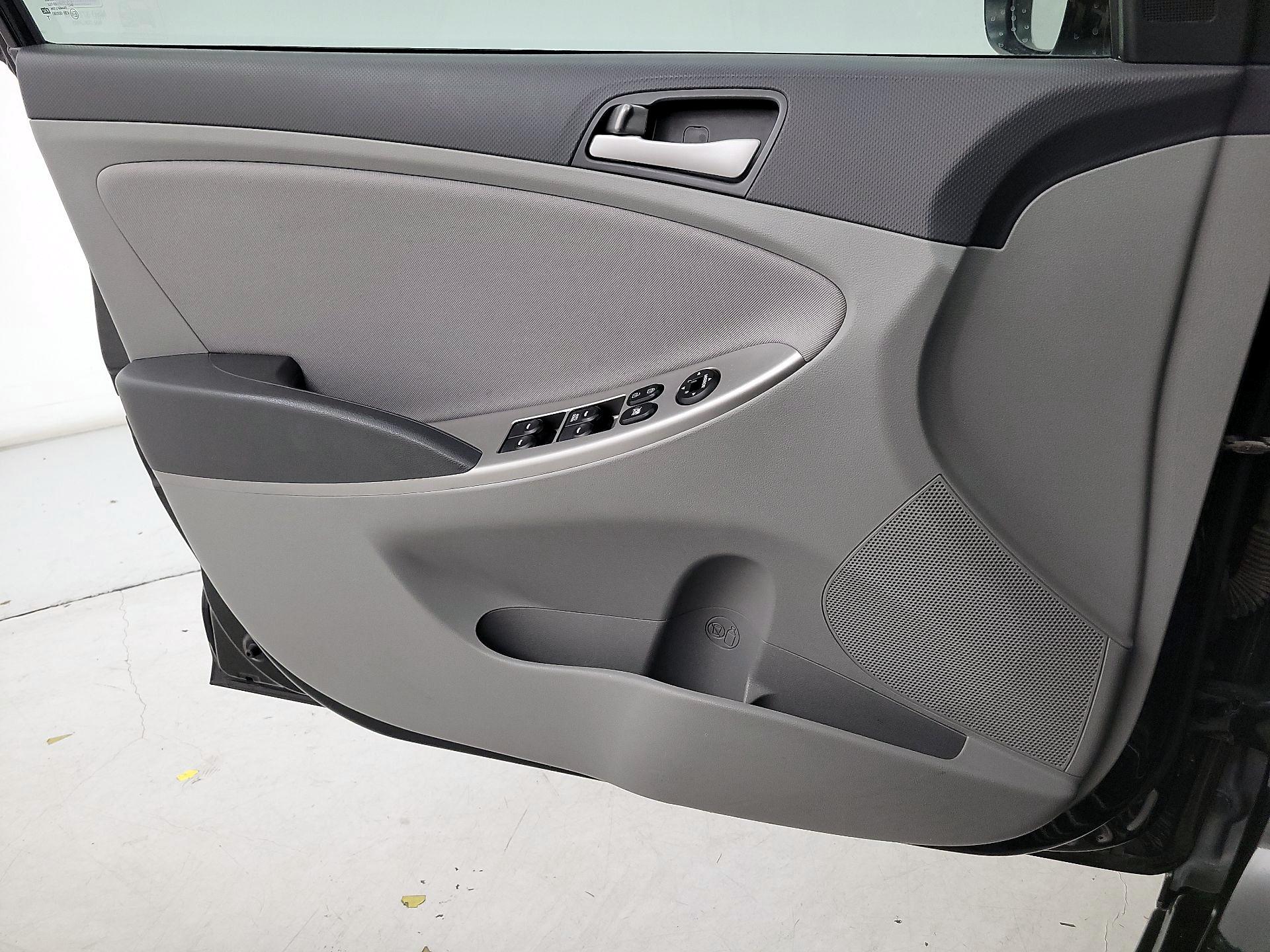 Thumbnail: 2016 Hyundai Accent - 12