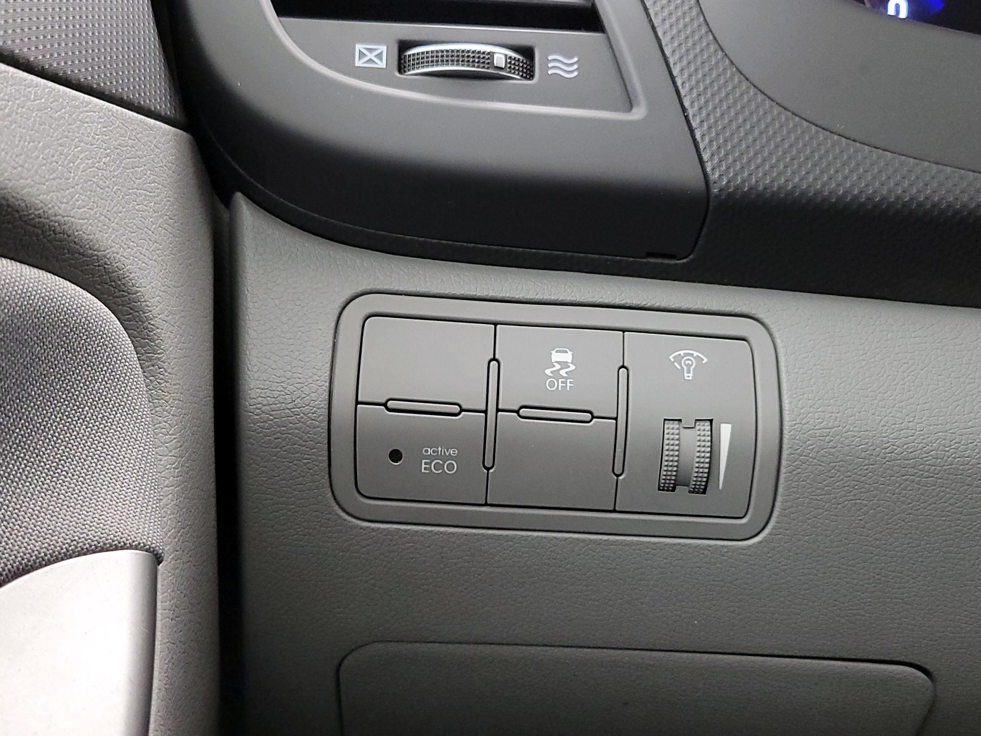 Thumbnail: 2016 Hyundai Accent - 13