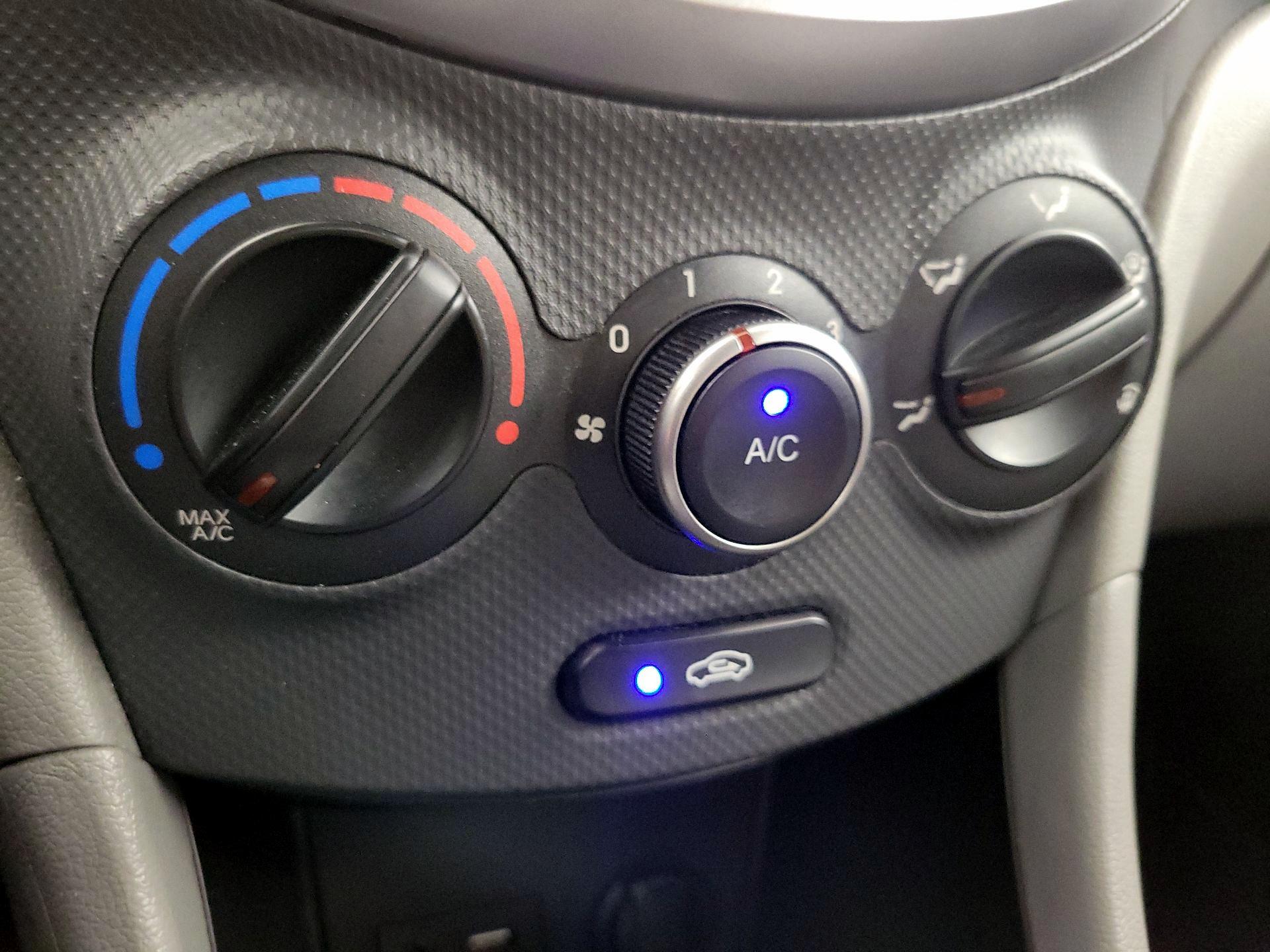 Thumbnail: 2016 Hyundai Accent - 15