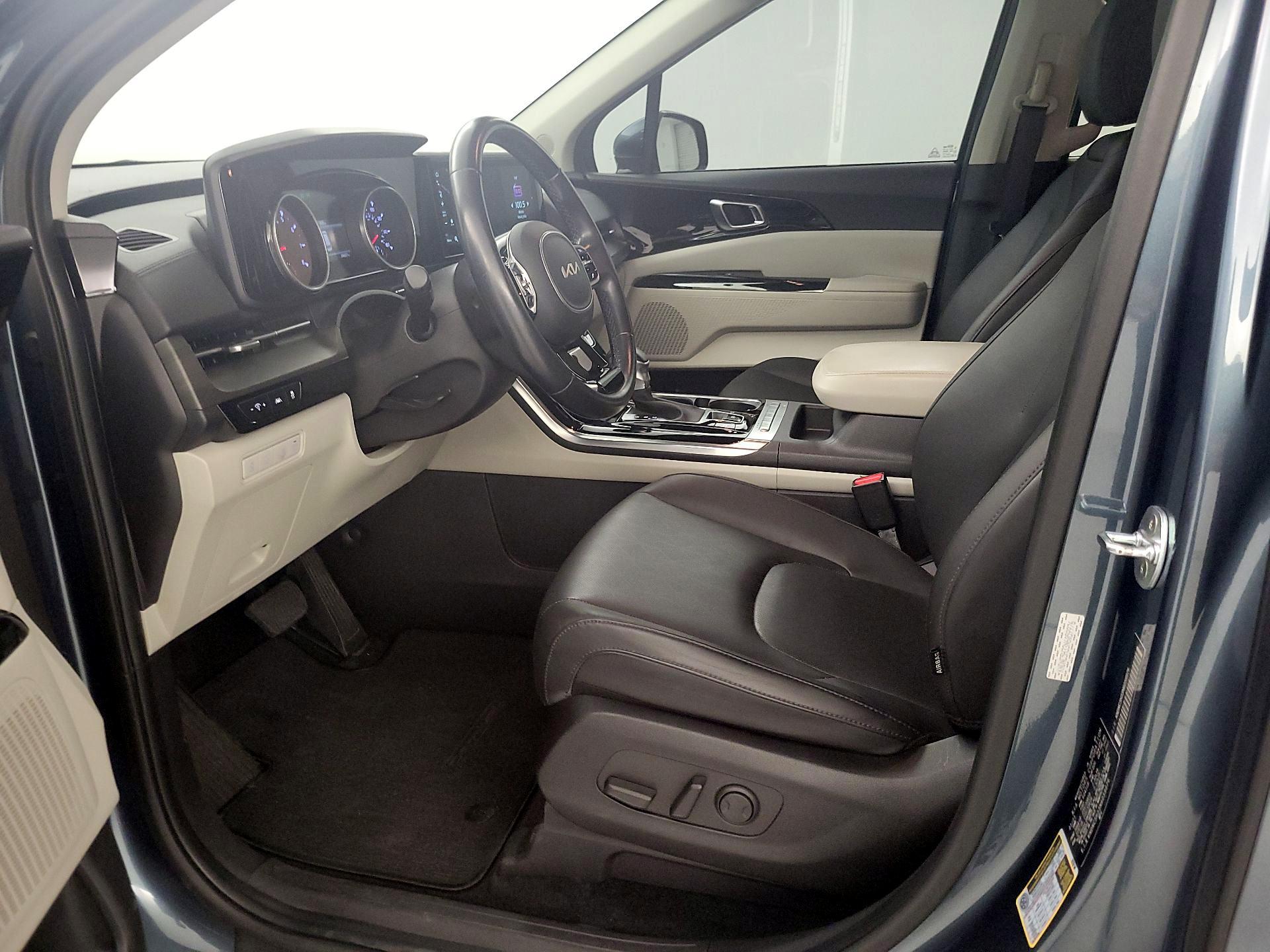 Thumbnail: 2022 Kia Carnival - 11