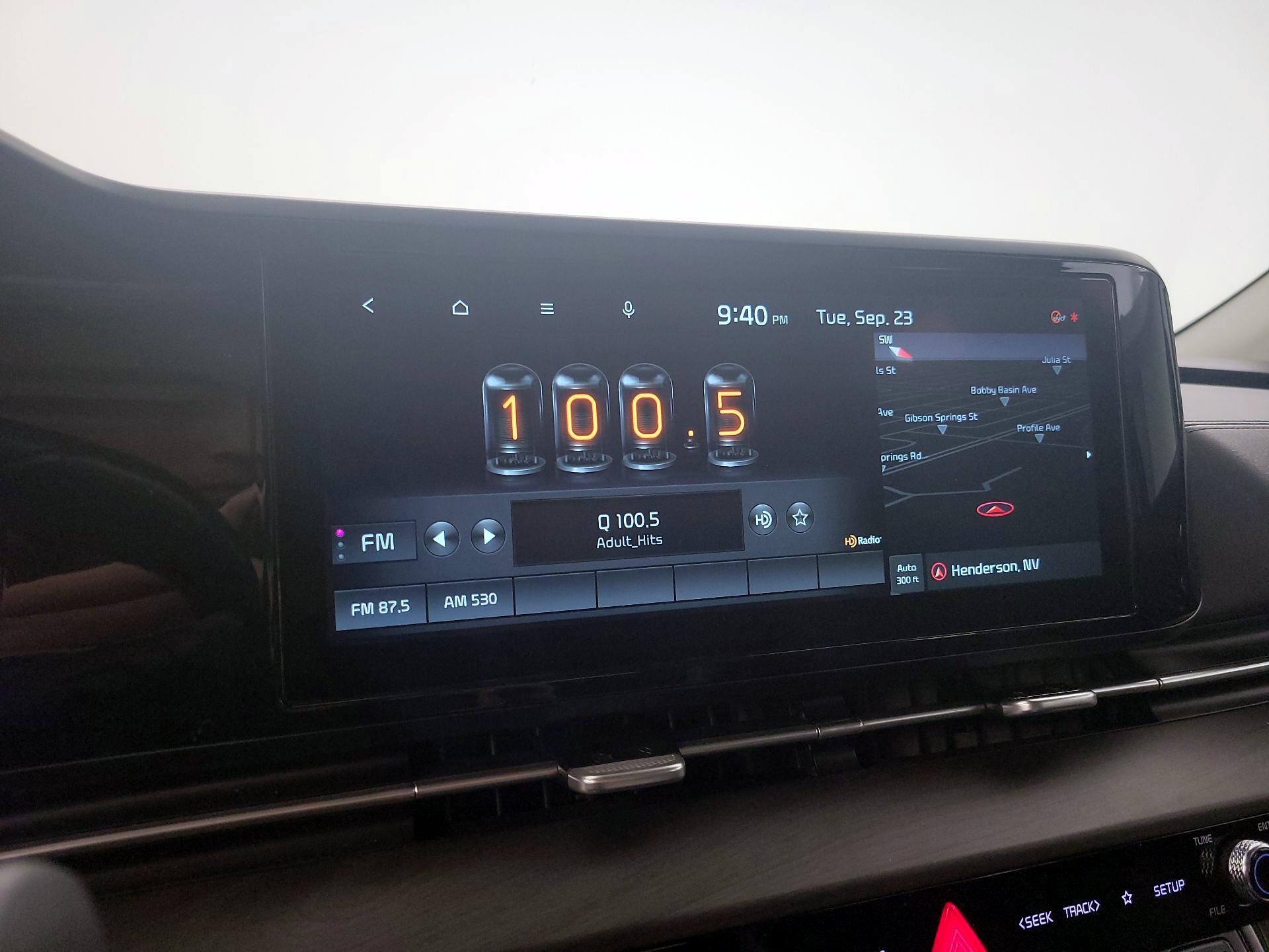 Thumbnail: 2022 Kia Carnival - 16