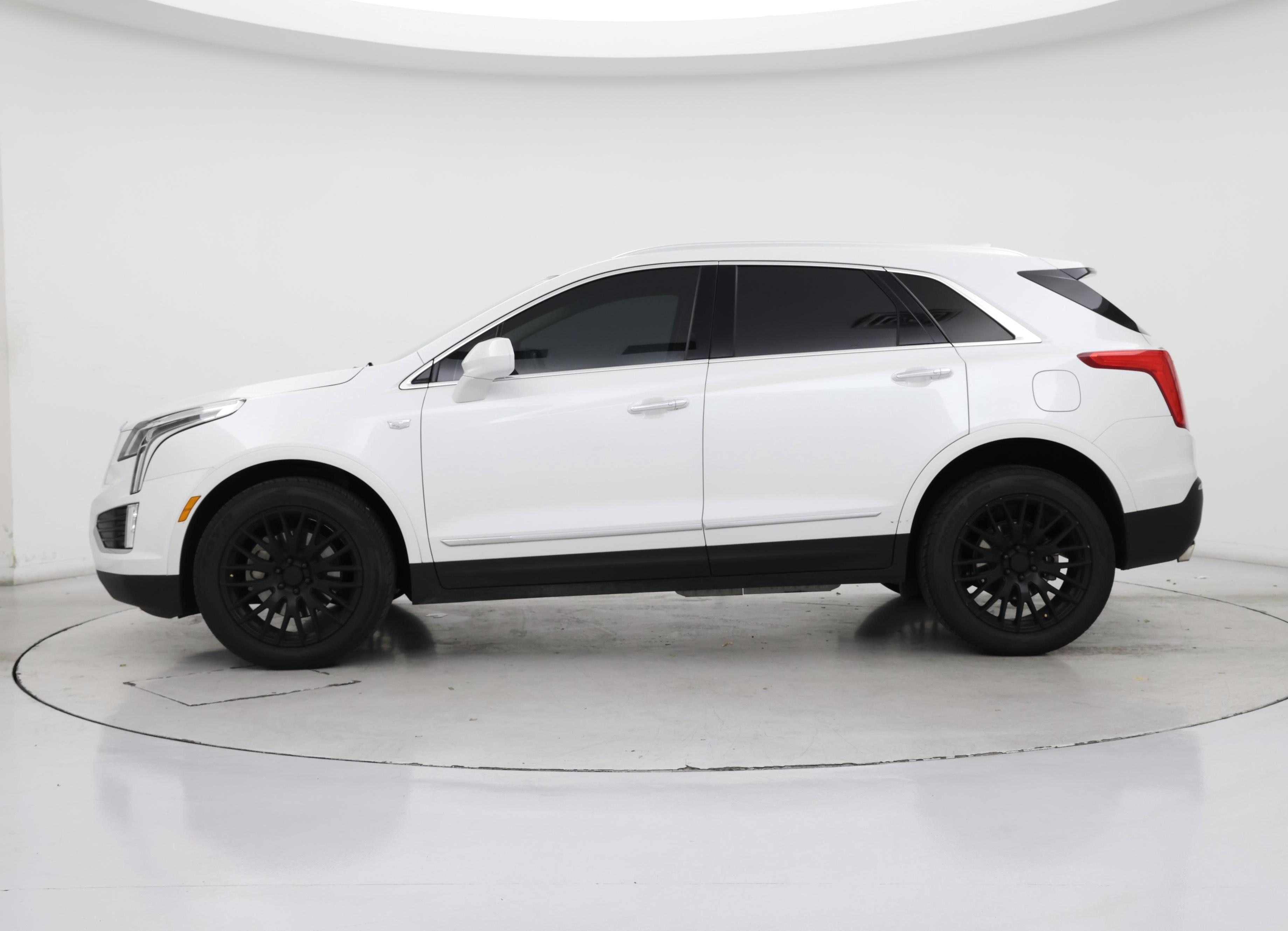Thumbnail: 2018 Cadillac XT5 - 3