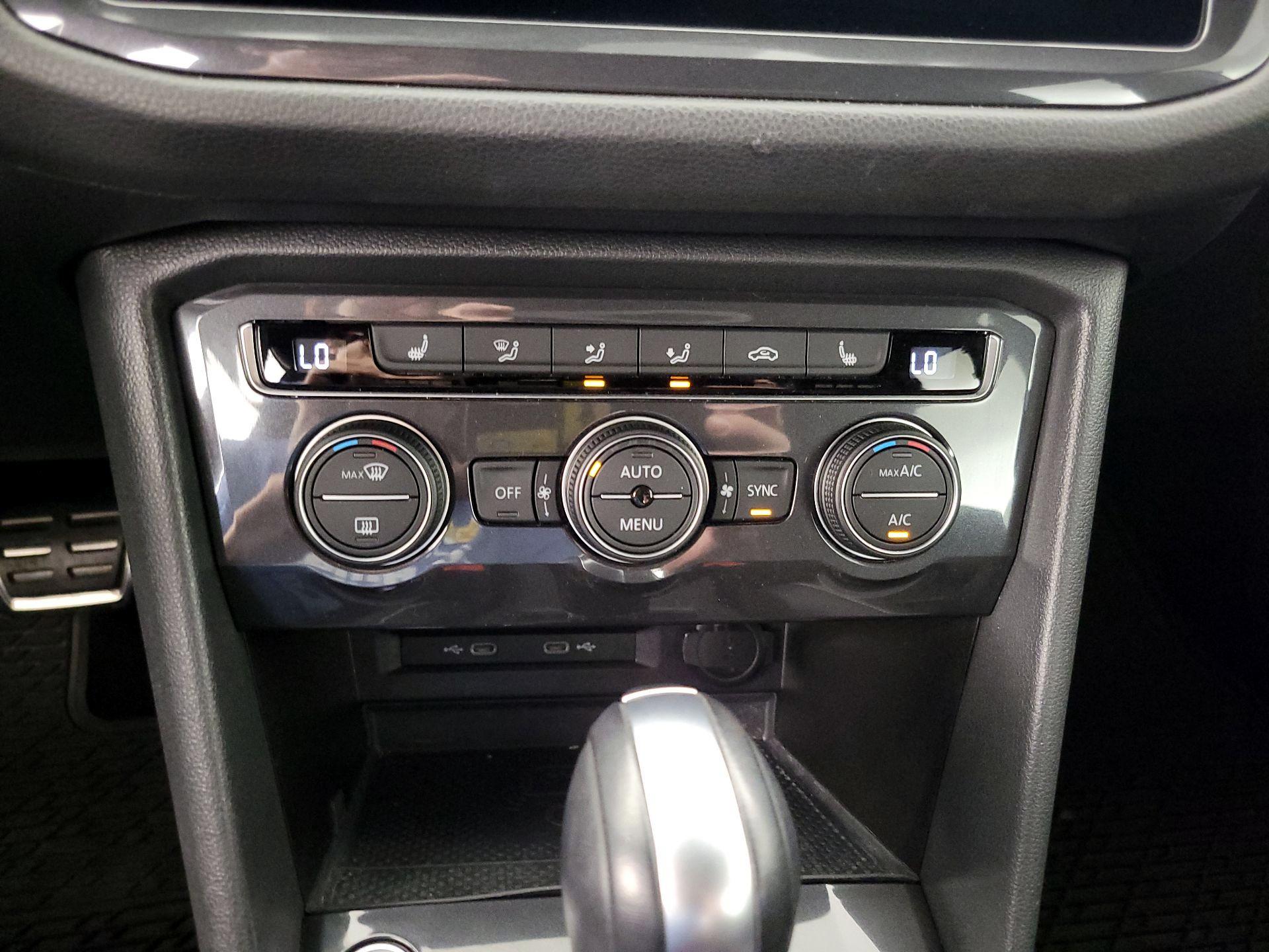 Thumbnail: 2021 Volkswagen Tiguan - 16
