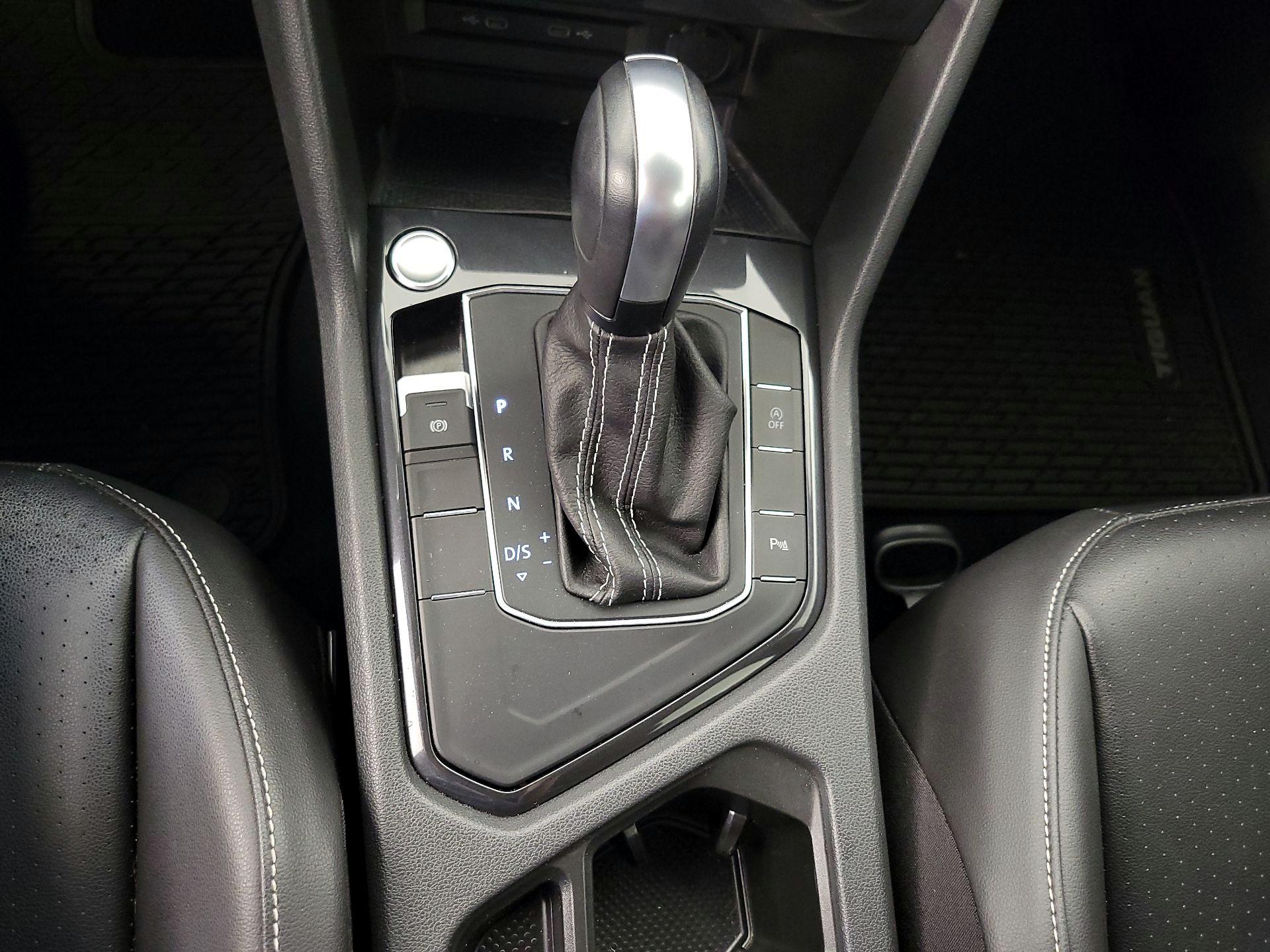 Thumbnail: 2021 Volkswagen Tiguan - 17