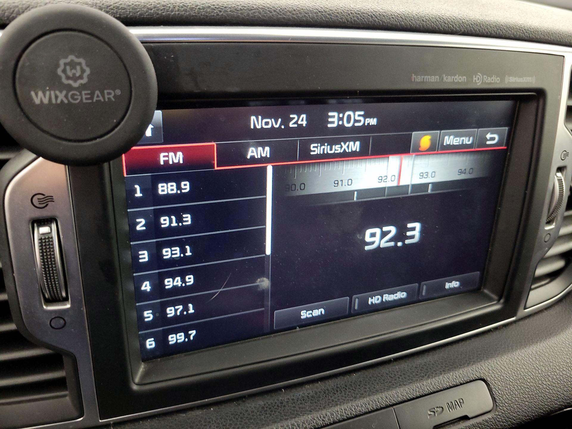 Thumbnail: 2017 Kia Sportage - 16