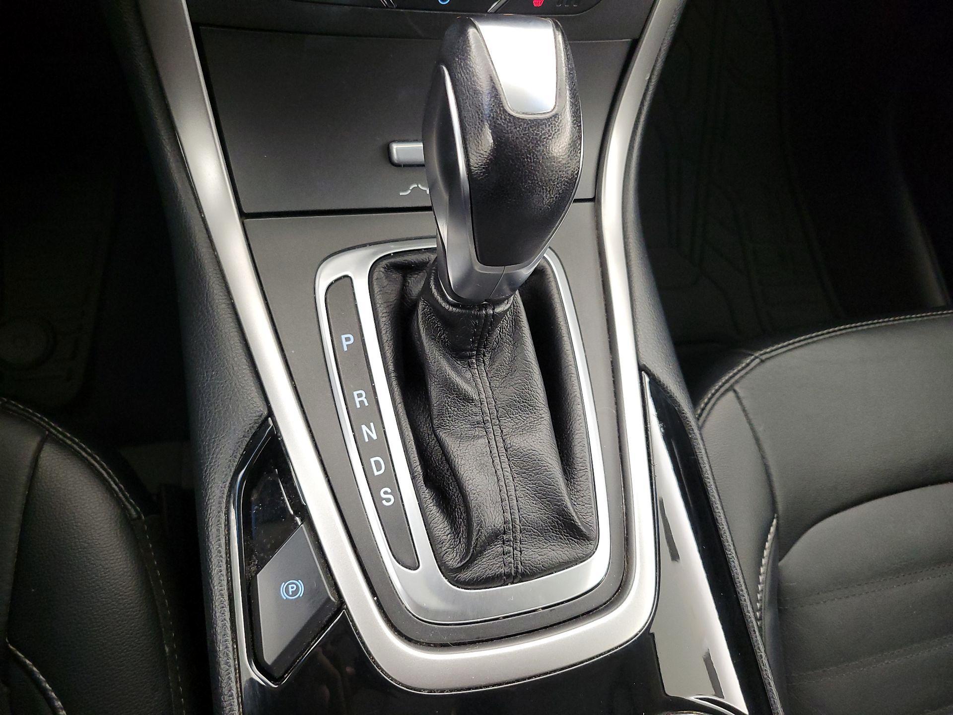 Thumbnail: 2016 Ford Edge - 18