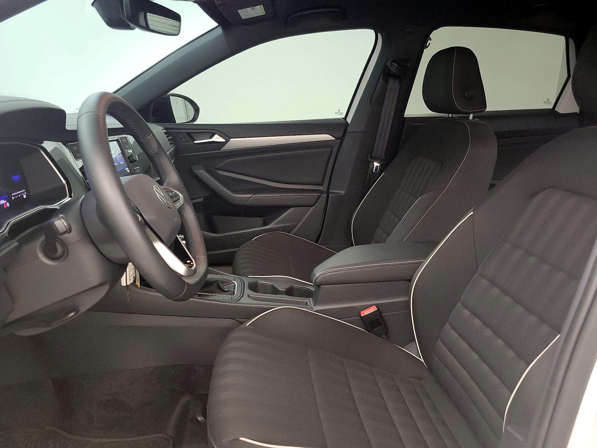 Thumbnail: 2024 Volkswagen Jetta - 11