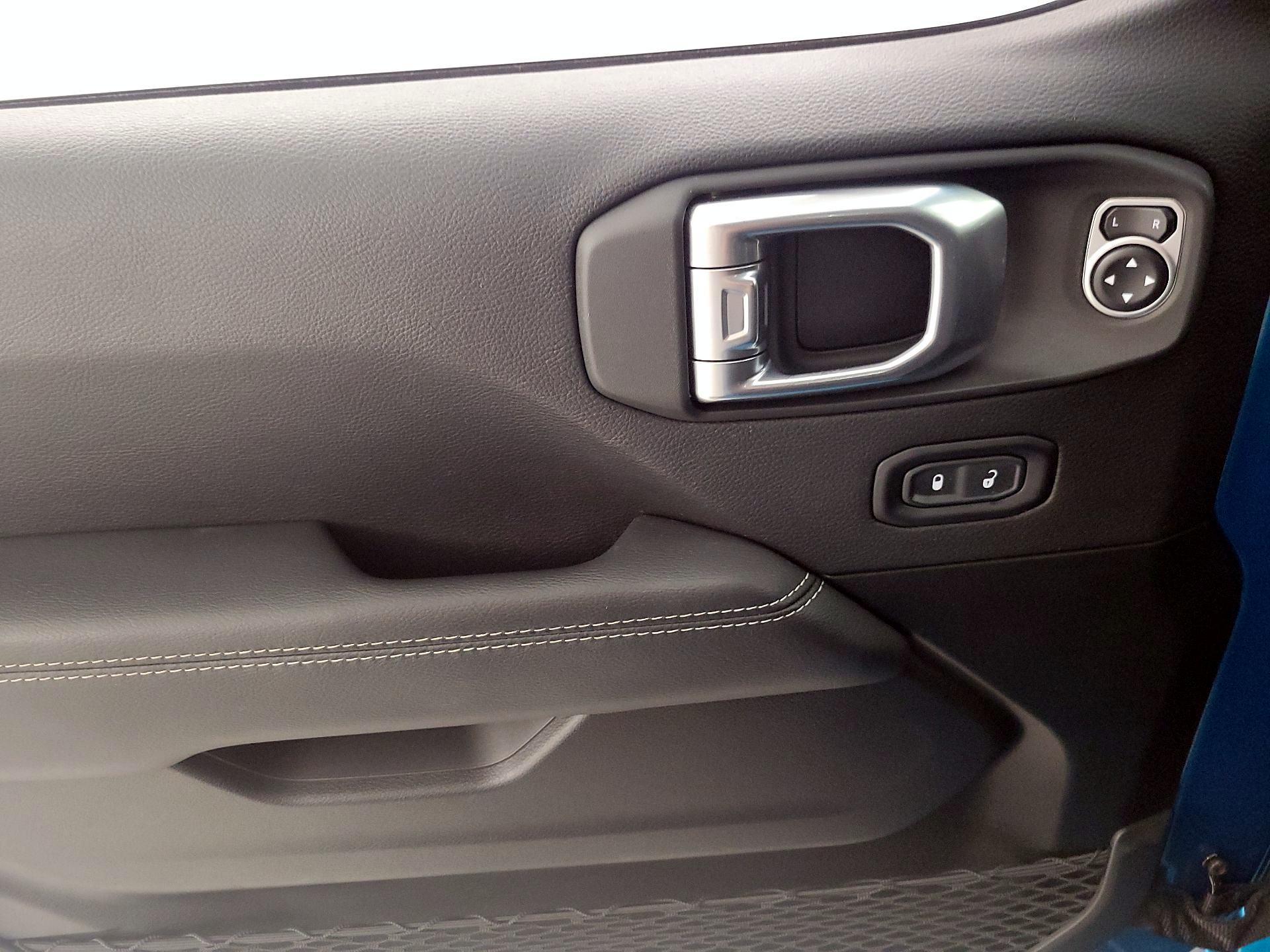 Thumbnail: 2020 Jeep Wrangler - 12