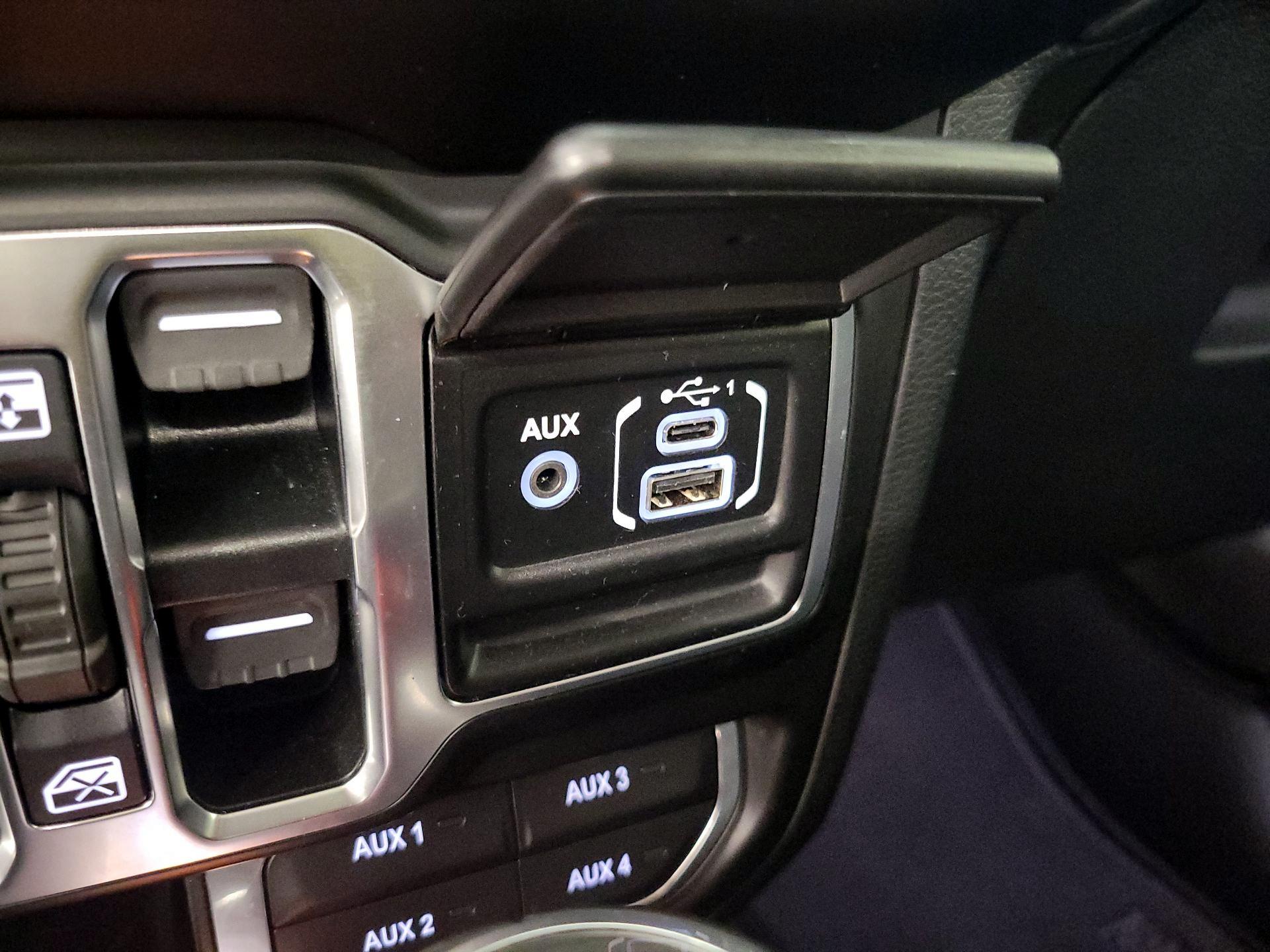 Thumbnail: 2020 Jeep Wrangler - 18