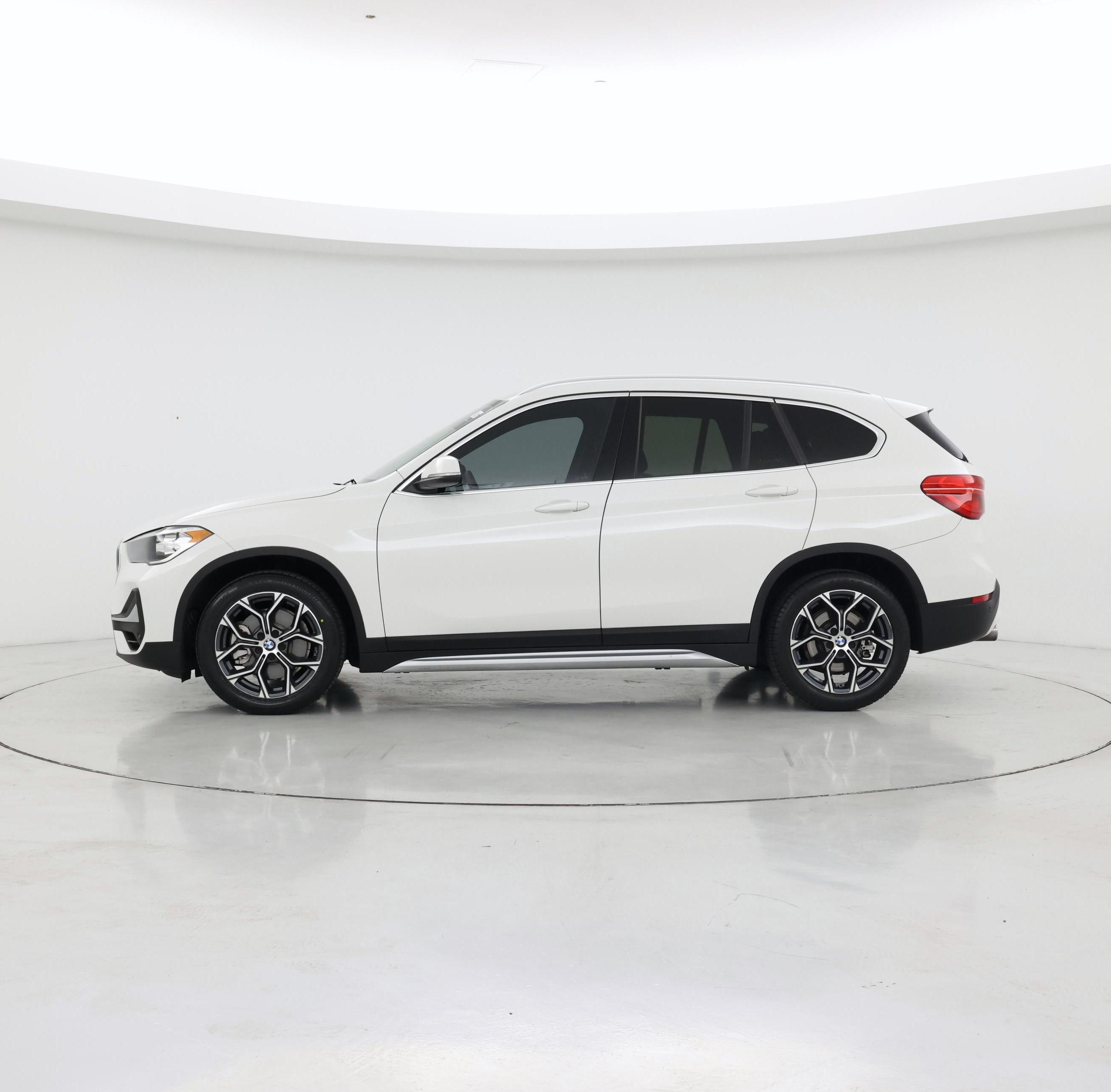 Thumbnail: 2021 BMW X1 - 3