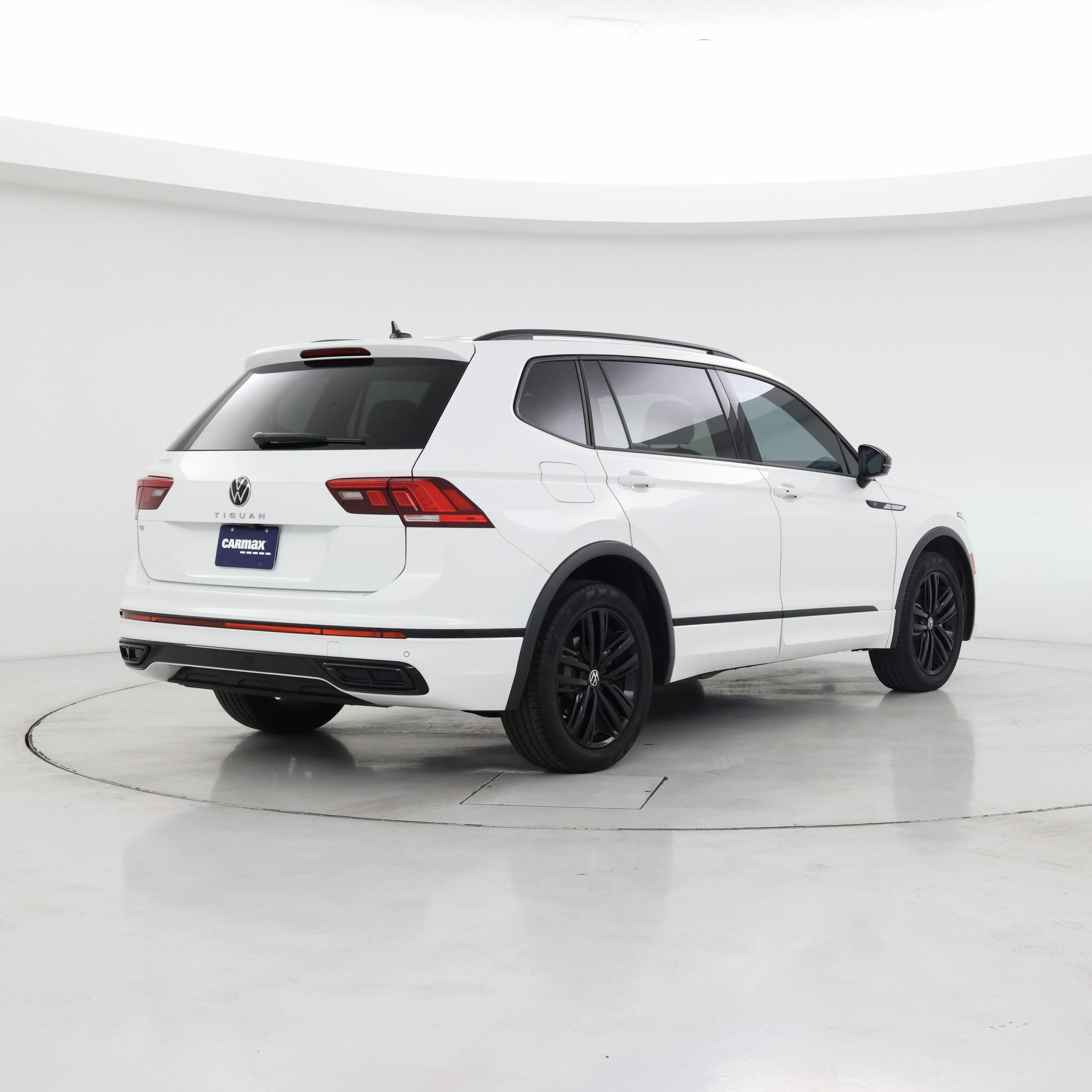Thumbnail: 2022 Volkswagen Tiguan - 8