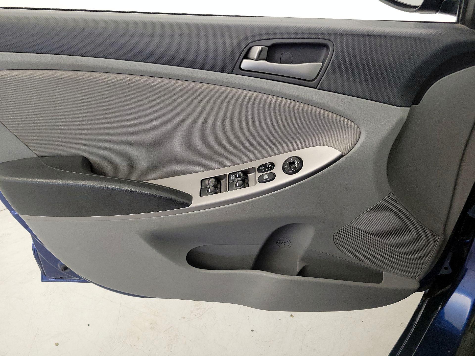 Thumbnail: 2016 Hyundai Accent - 12