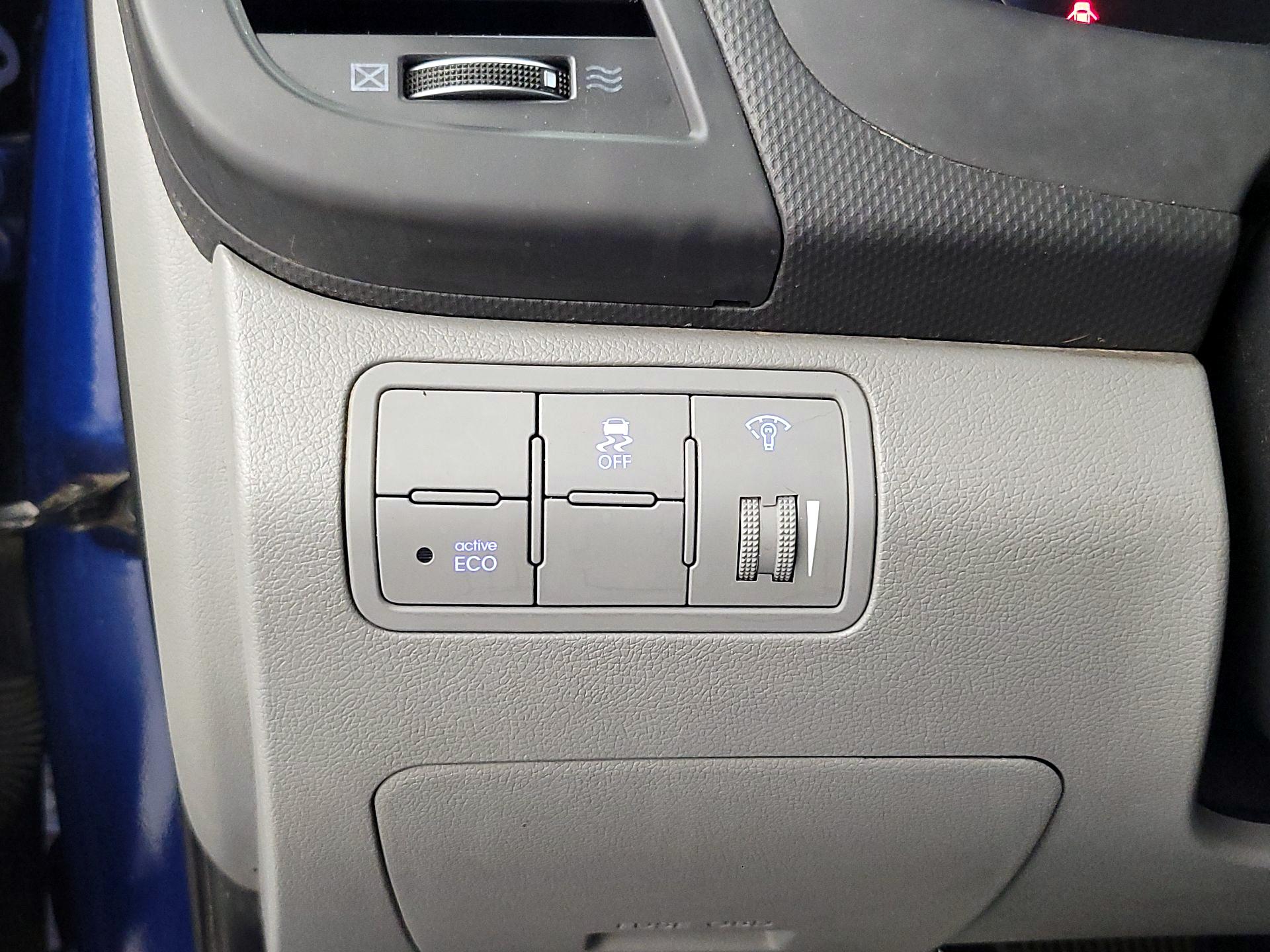 Thumbnail: 2016 Hyundai Accent - 13