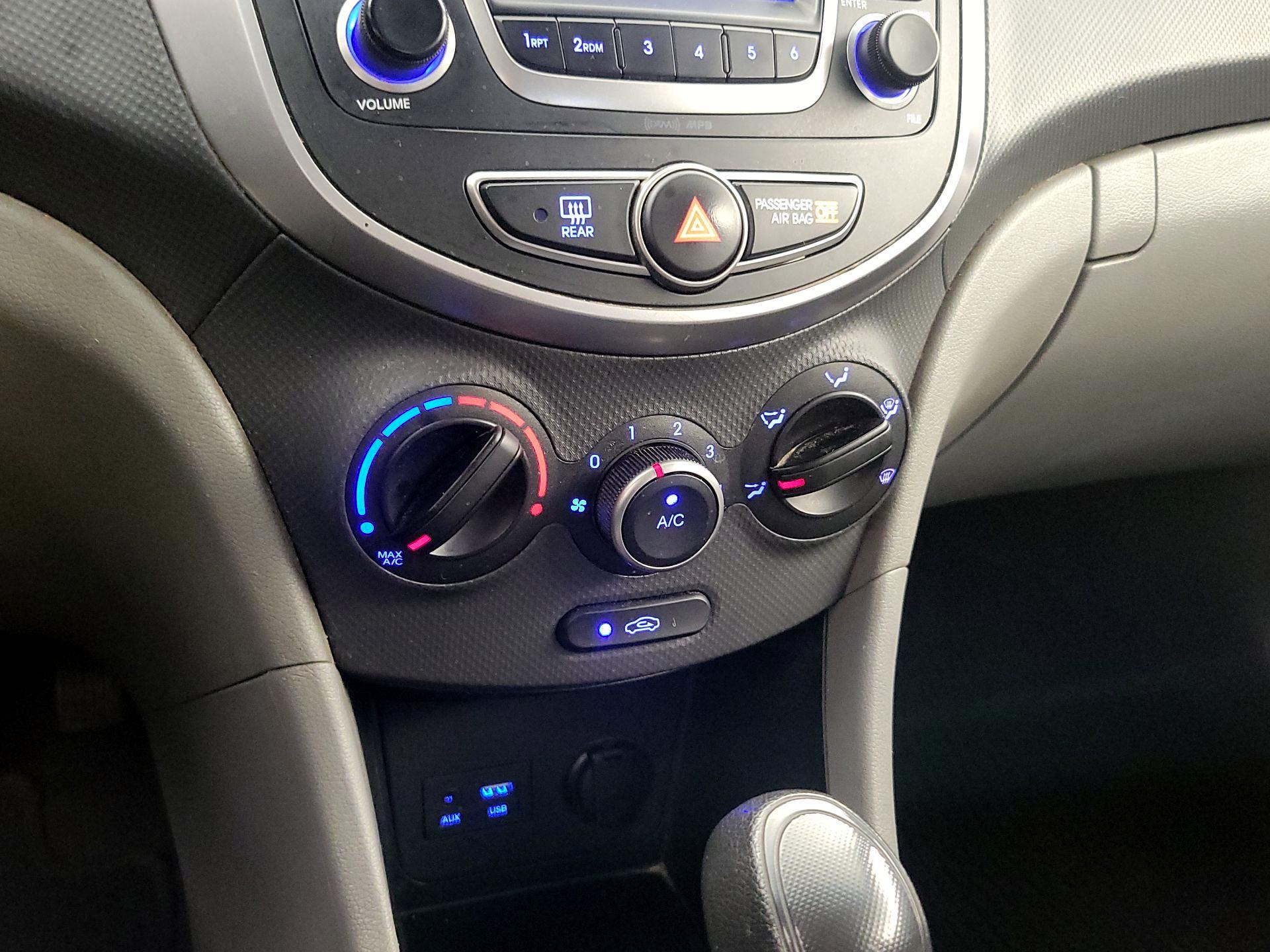 Thumbnail: 2016 Hyundai Accent - 15