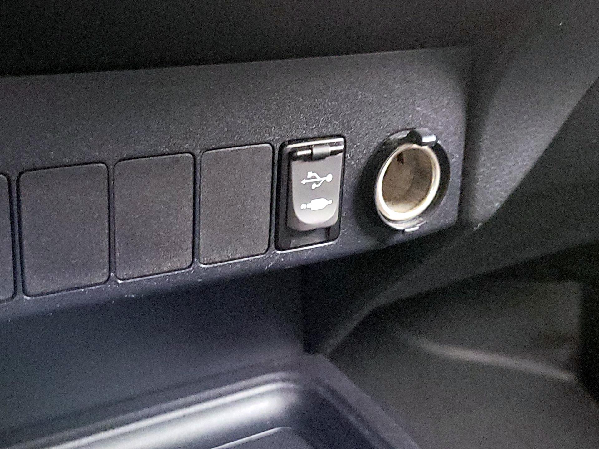 Thumbnail: 2014 Toyota RAV4 - 18