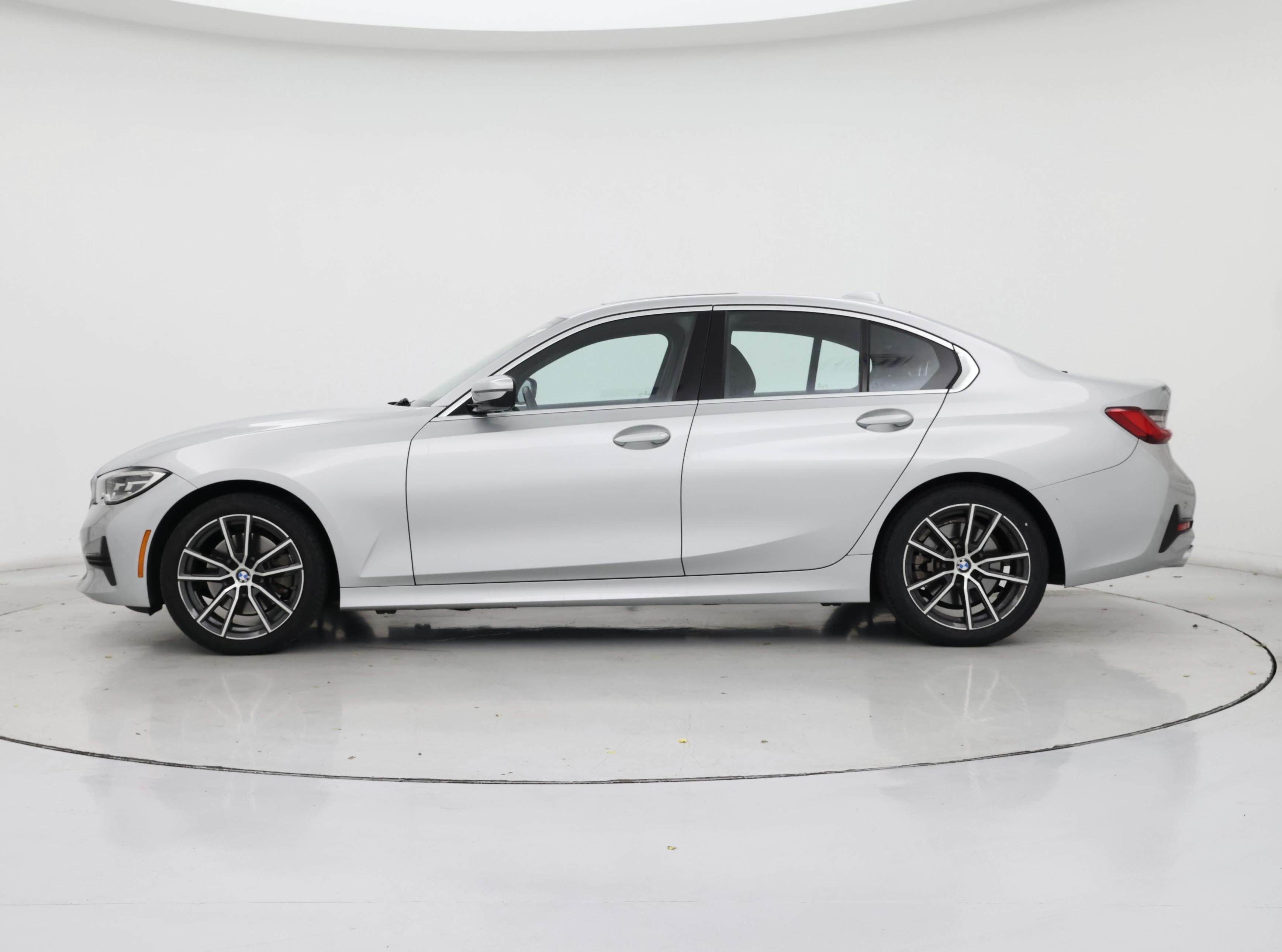 Thumbnail: 2019 BMW 3 Series - 3