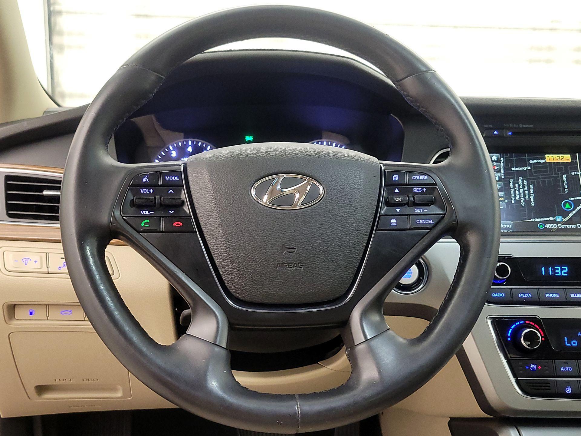 Thumbnail: 2015 Hyundai Sonata - 10