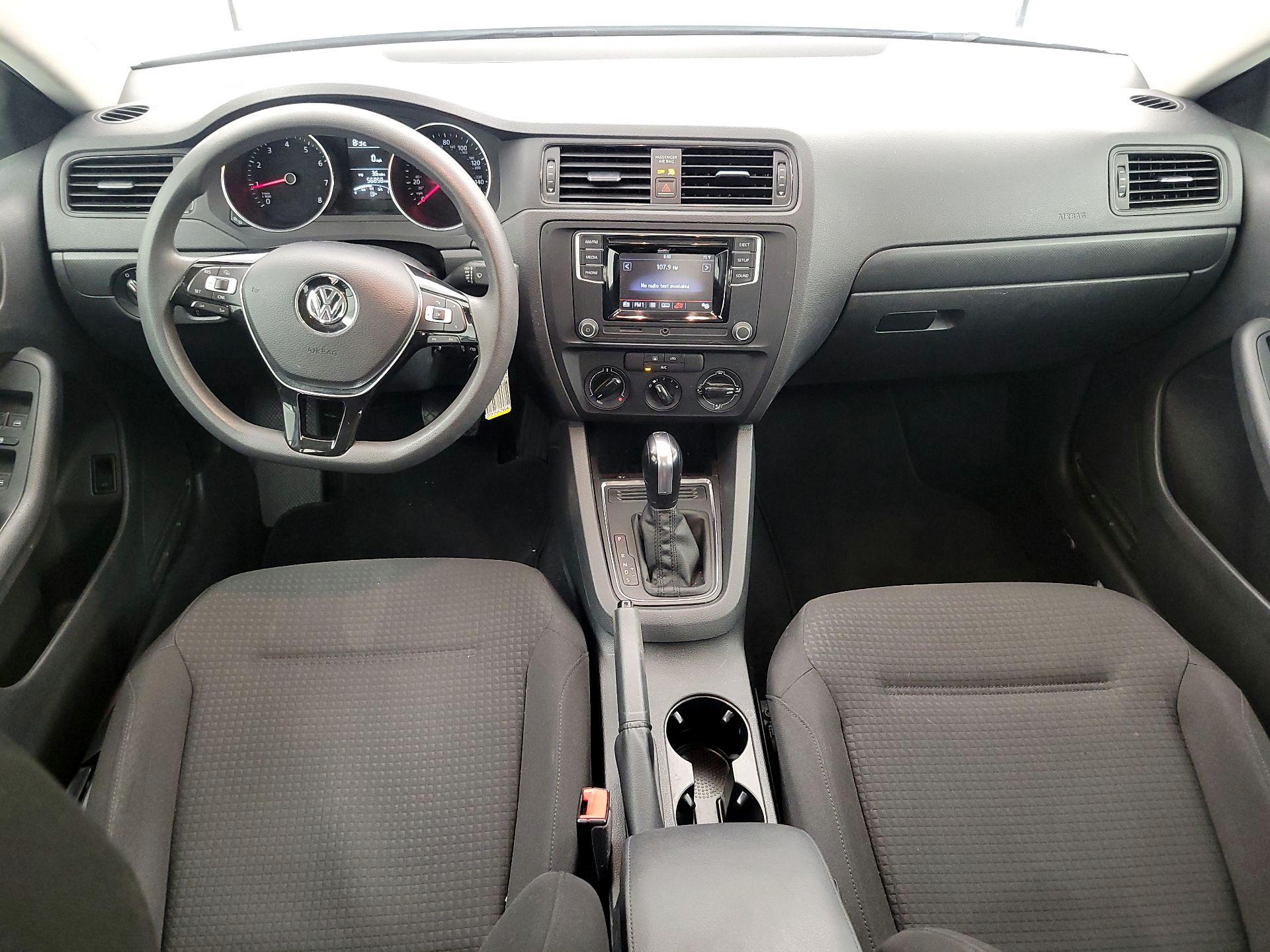 Thumbnail: 2016 Volkswagen Jetta - 9