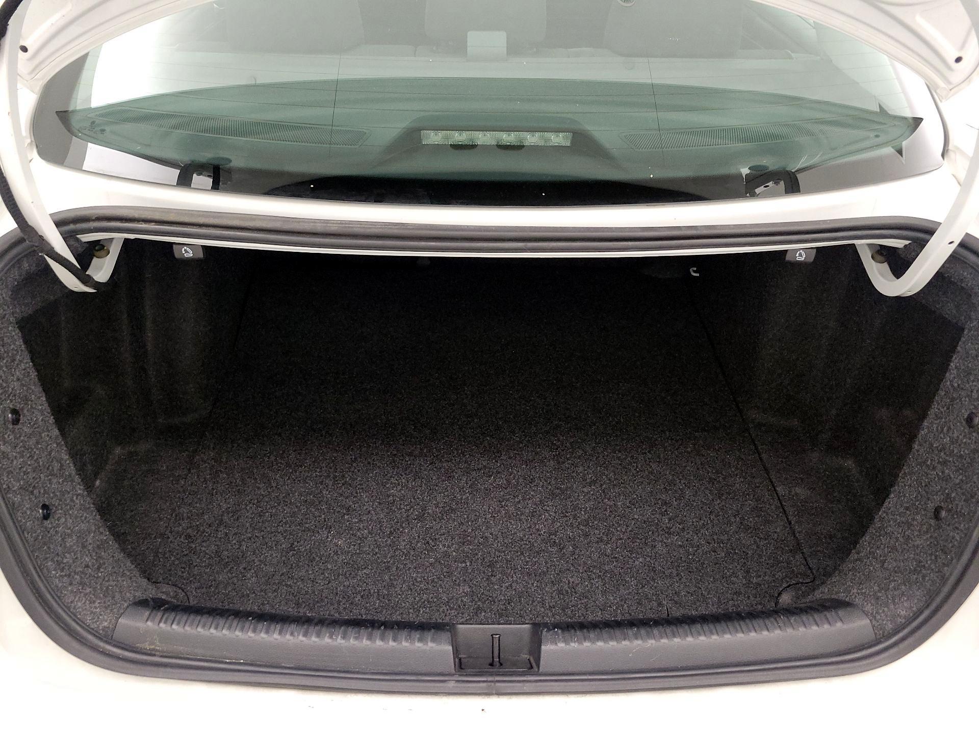 Thumbnail: 2016 Volkswagen Jetta - 19
